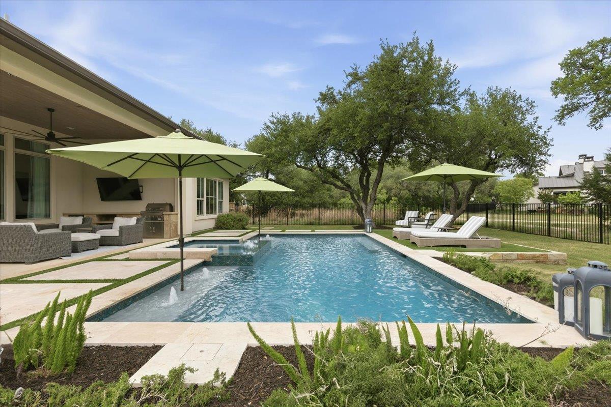 310 Flint Ridge Trl, Georgetown, TX 78628