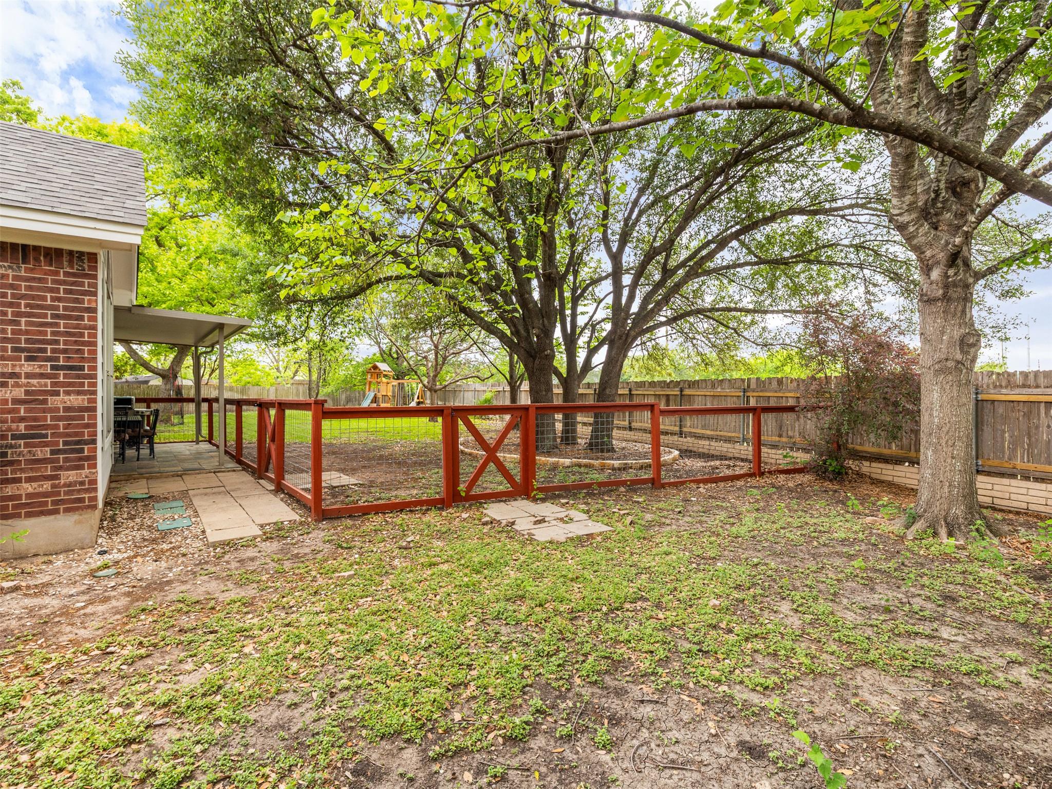 300 N Carriage Hills Dr, Georgetown, TX 78626