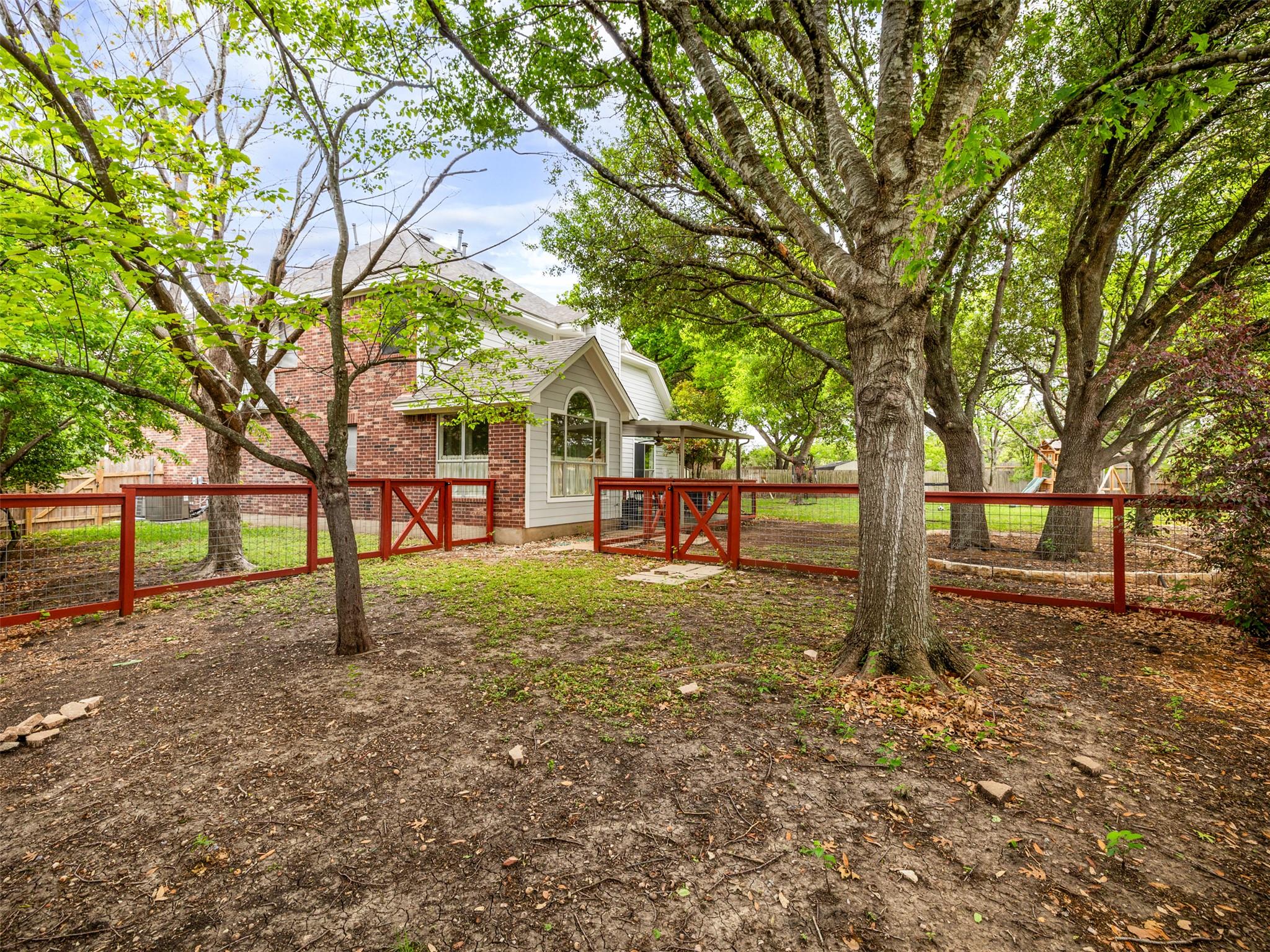 300 N Carriage Hills Dr, Georgetown, TX 78626