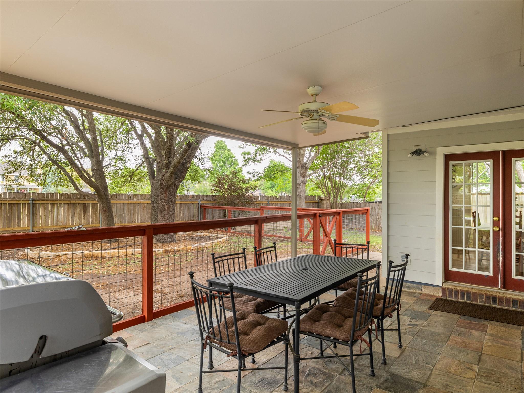 300 N Carriage Hills Dr, Georgetown, TX 78626