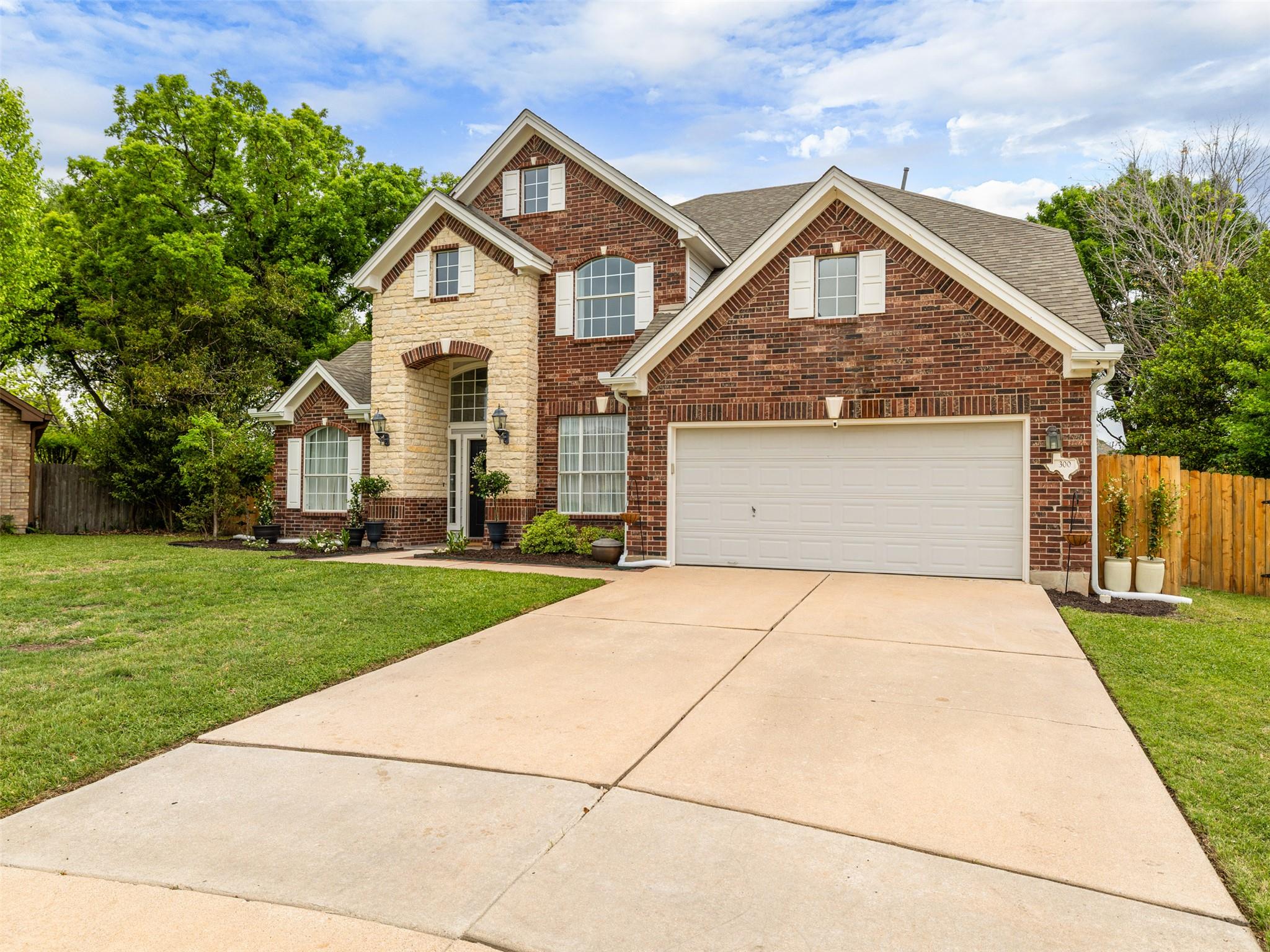 300 N Carriage Hills Dr, Georgetown, TX 78626