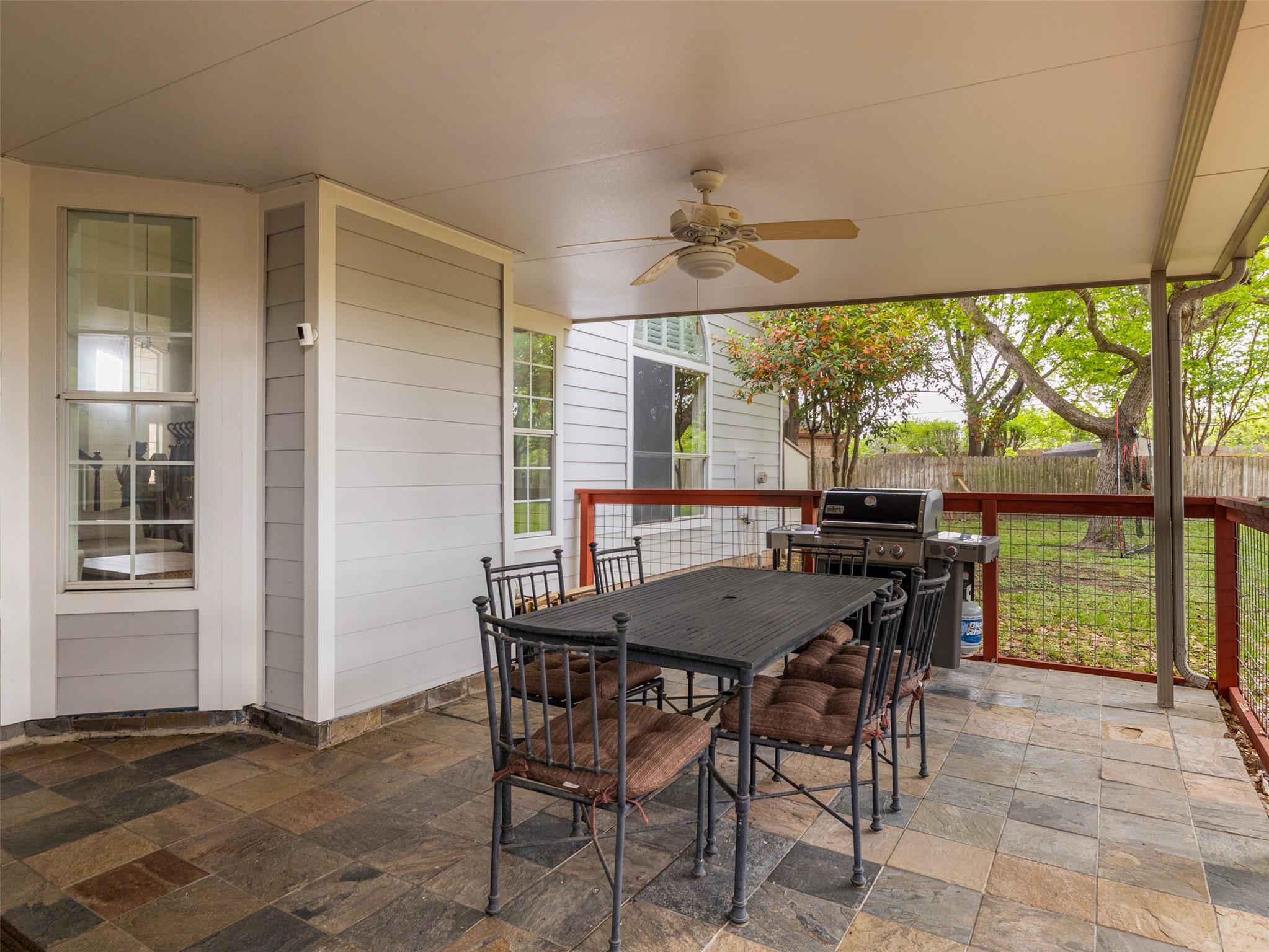 300 N Carriage Hills Dr, Georgetown, TX 78626