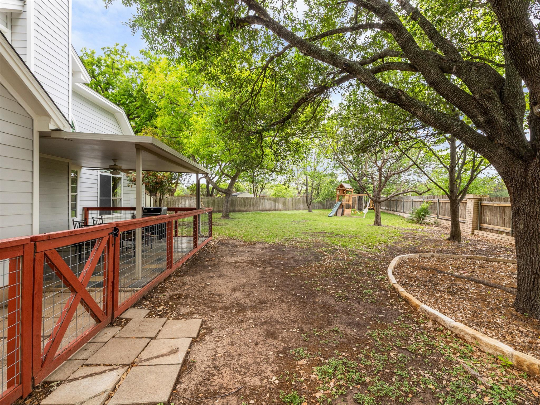 300 N Carriage Hills Dr, Georgetown, TX 78626