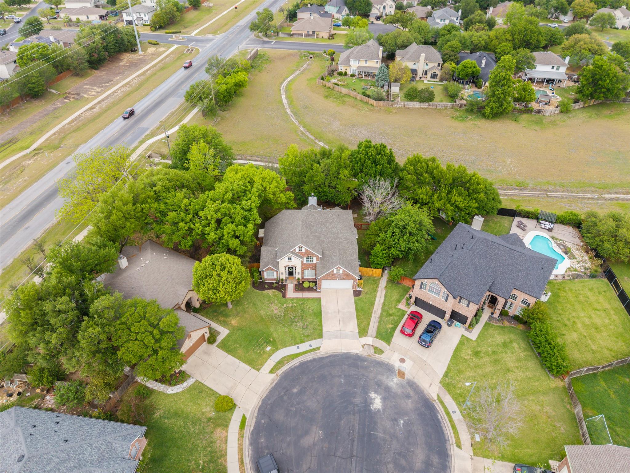 300 N Carriage Hills Dr, Georgetown, TX 78626