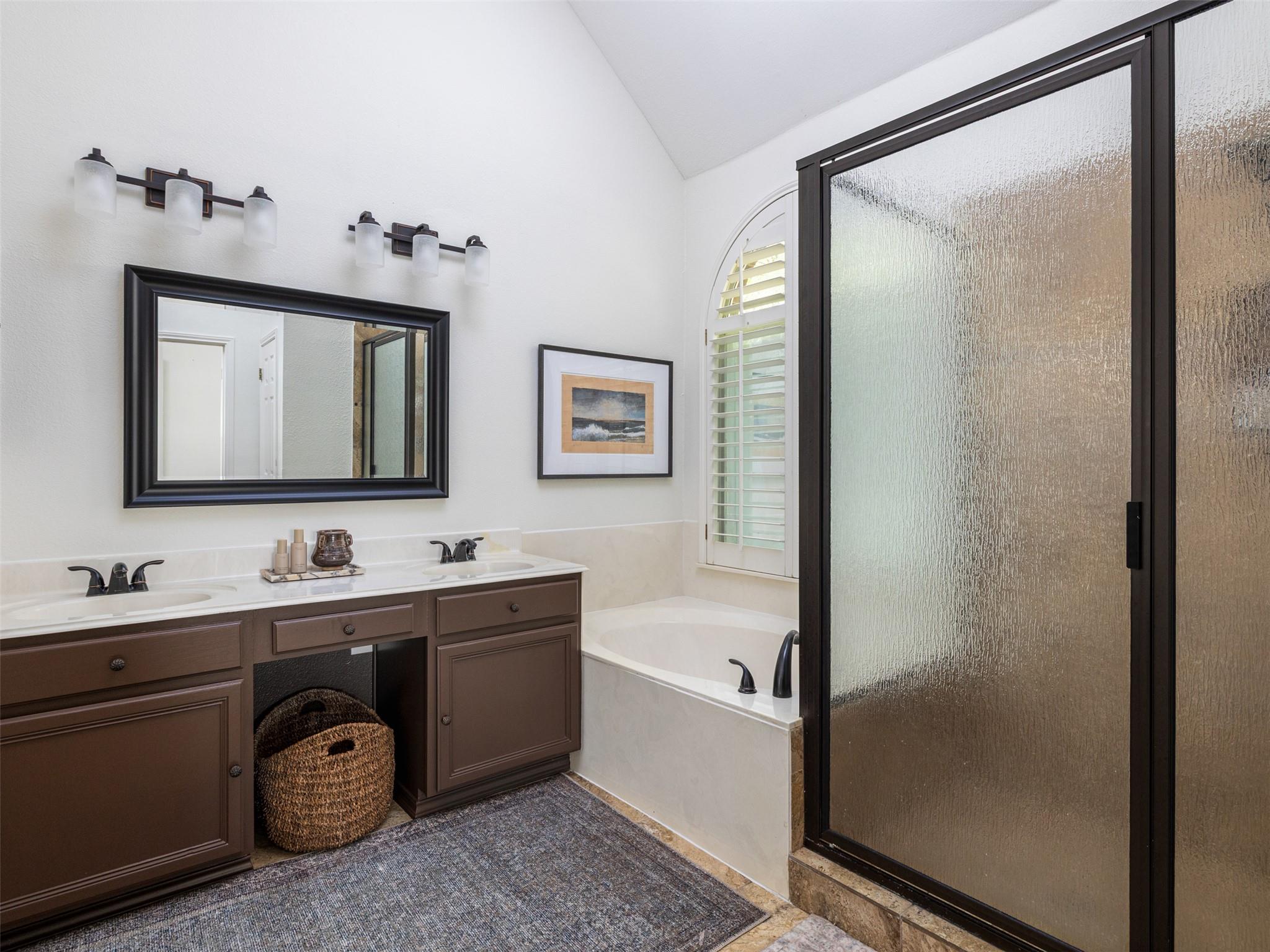 300 N Carriage Hills Dr, Georgetown, TX 78626