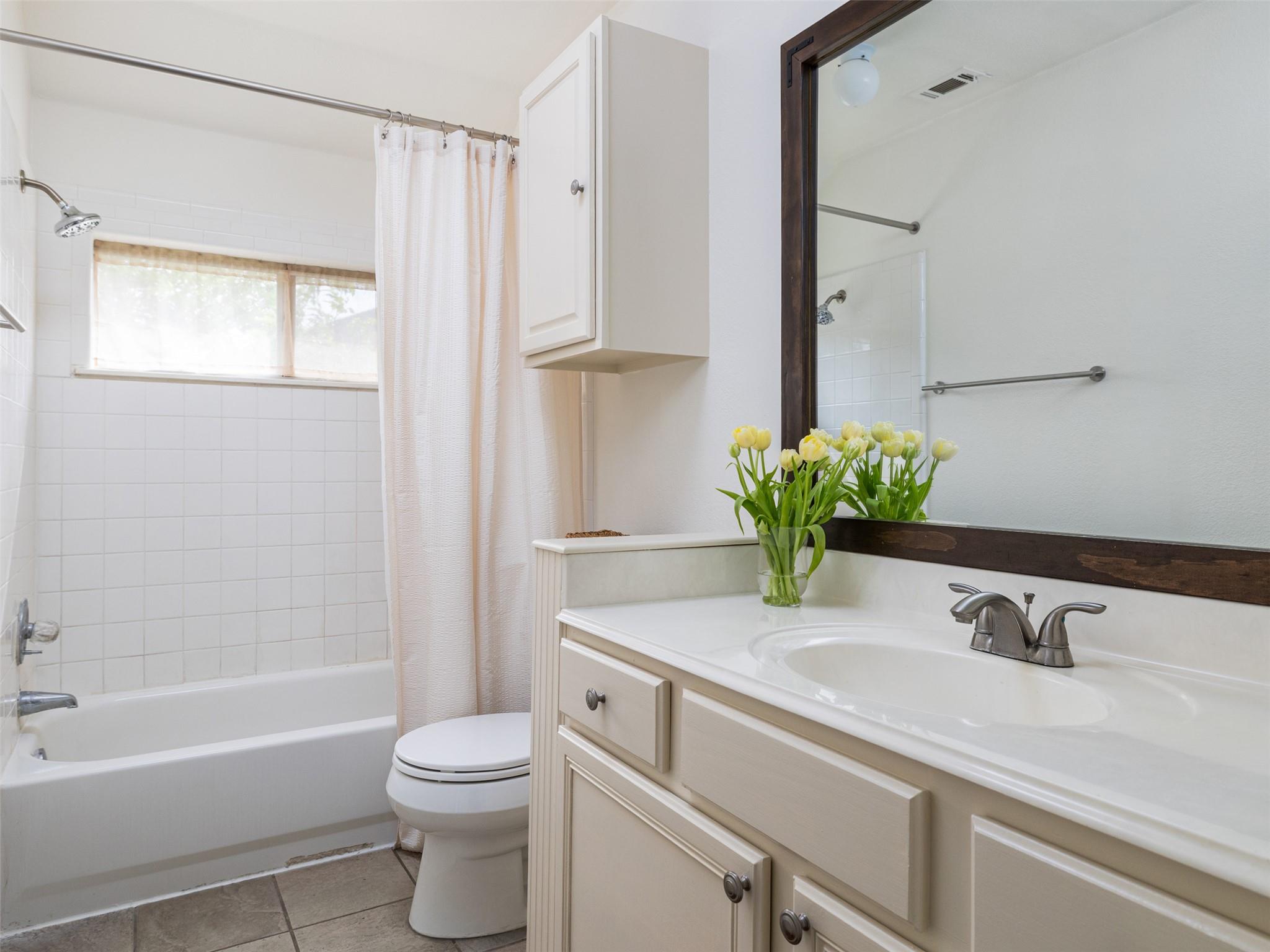 300 N Carriage Hills Dr, Georgetown, TX 78626