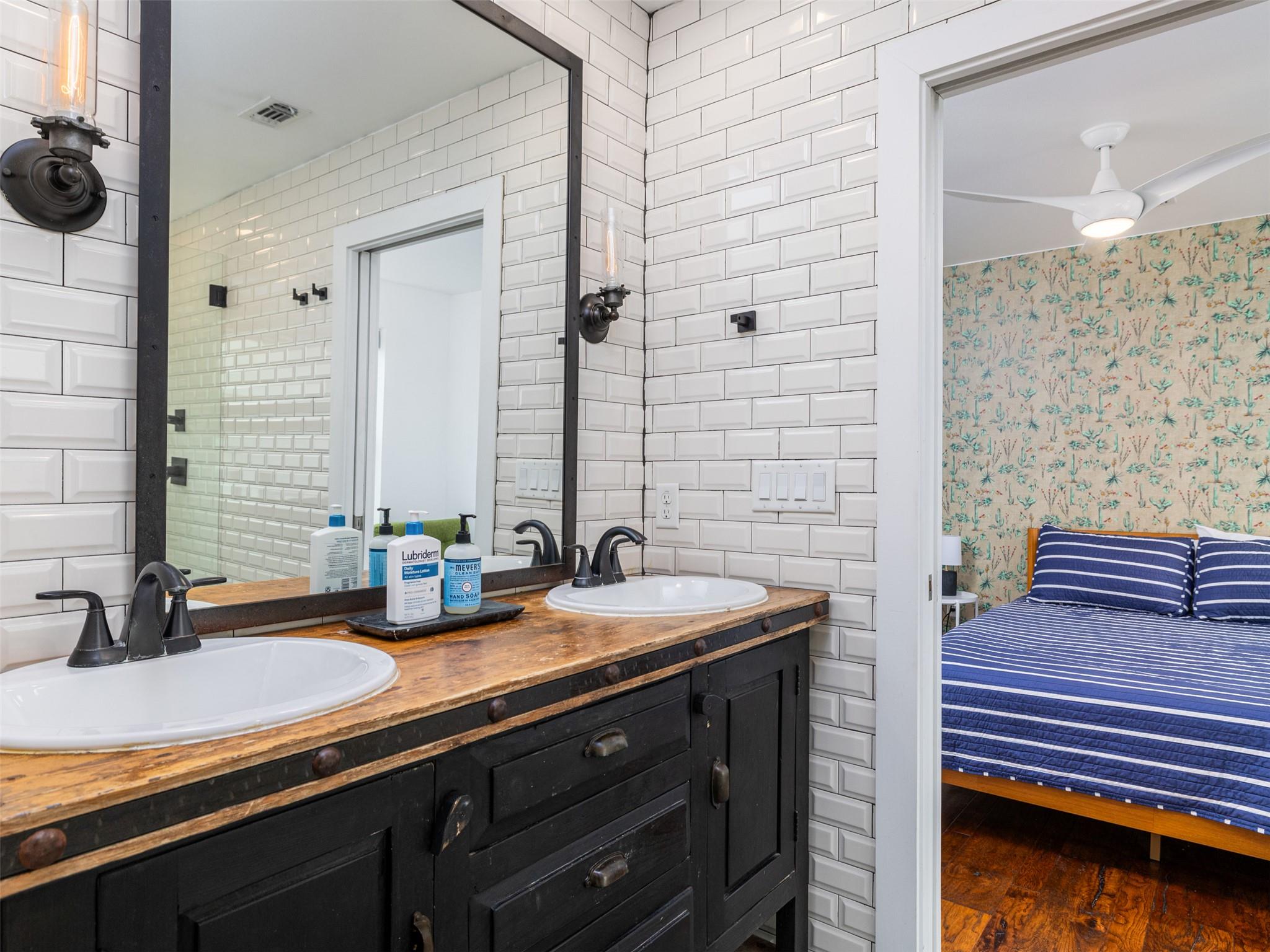 1109 Angelina St, Austin, TX 78702