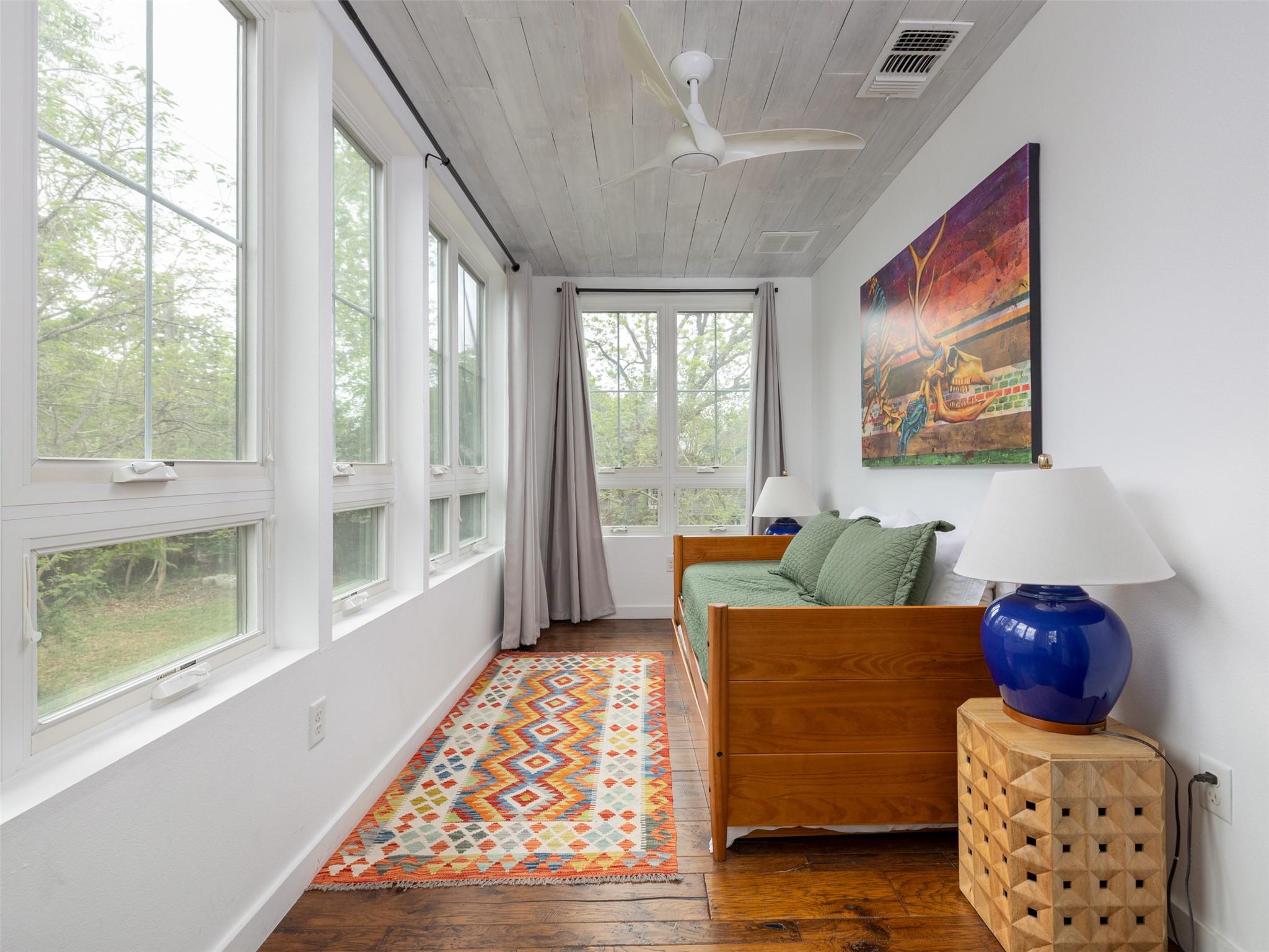 1109 Angelina St, Austin, TX 78702