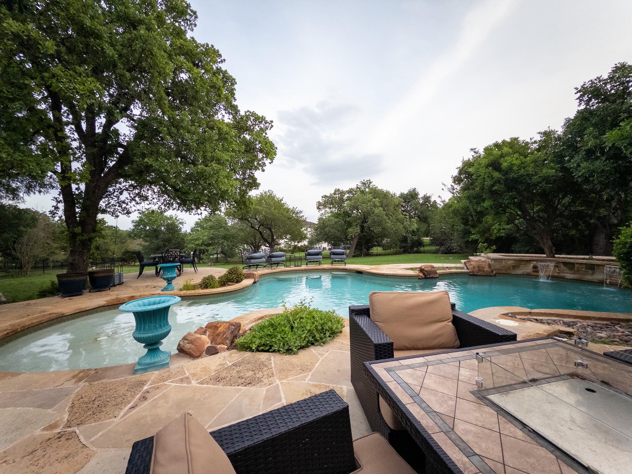 2611 Demona Dr, Austin, TX 78733