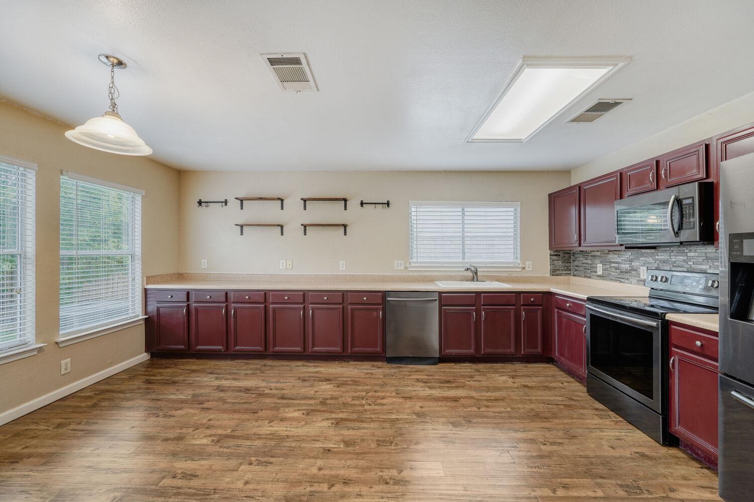 928 Justeford Dr, Pflugerville, TX 78660