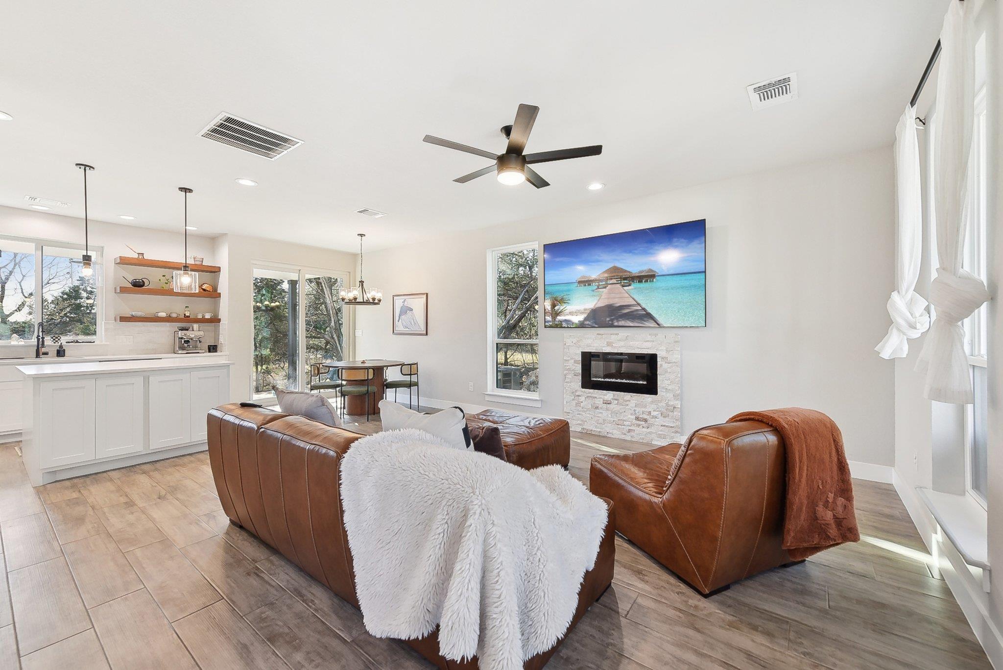 25 Woodacre Dr, Wimberley, TX 78676