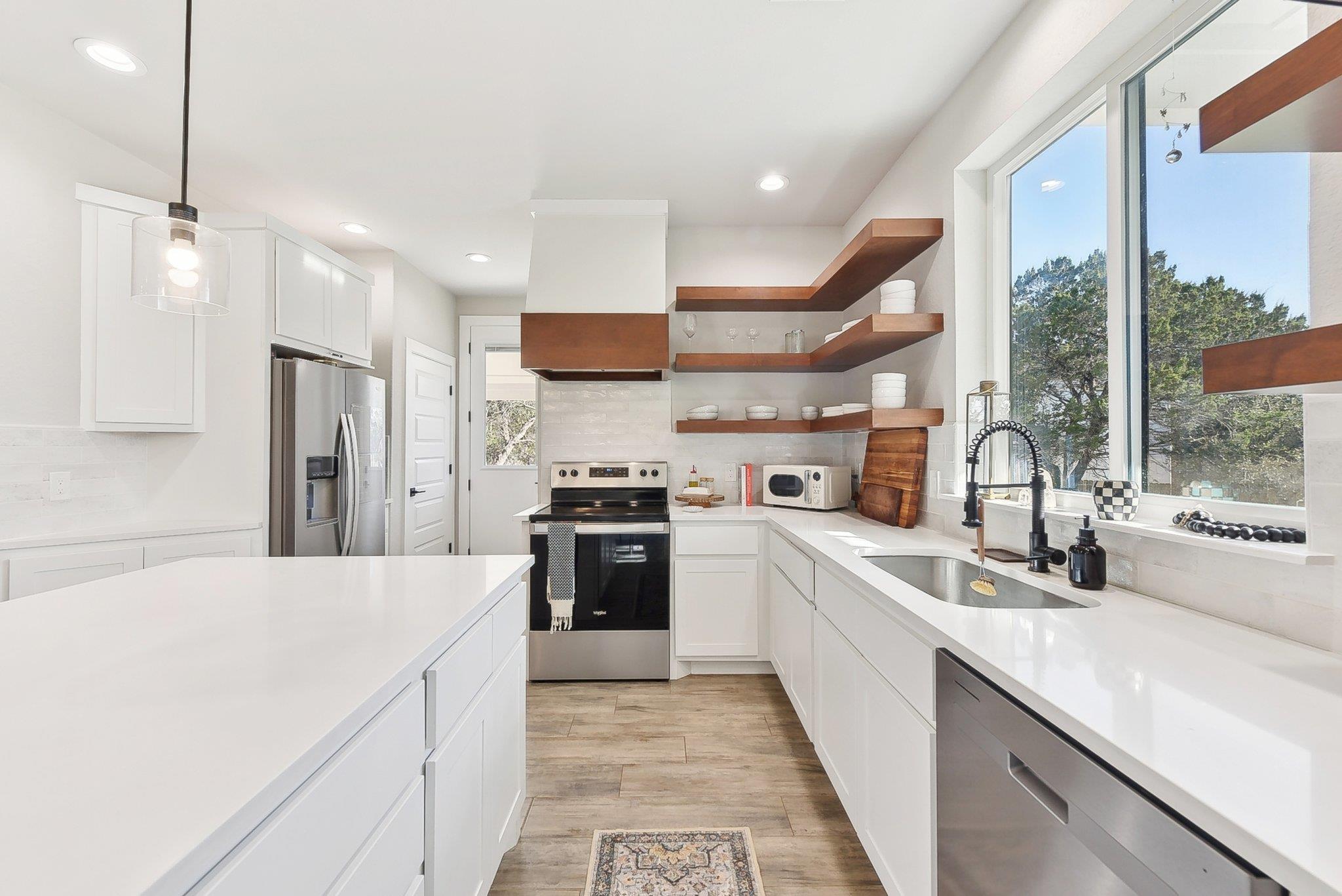 25 Woodacre Dr, Wimberley, TX 78676