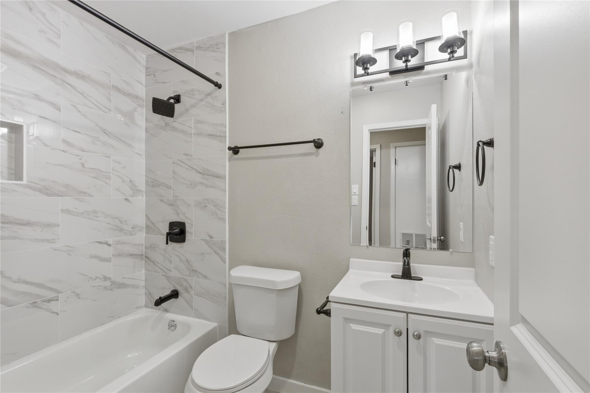 1841 Twin Oaks, Kingsland, TX 78639