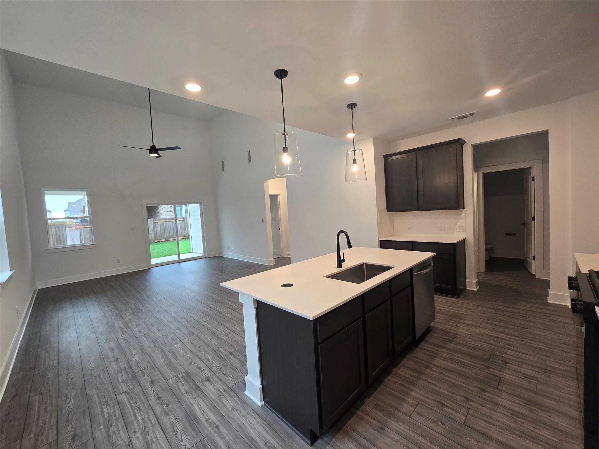 224 Langhorne Bnd, Liberty Hill, TX 78642