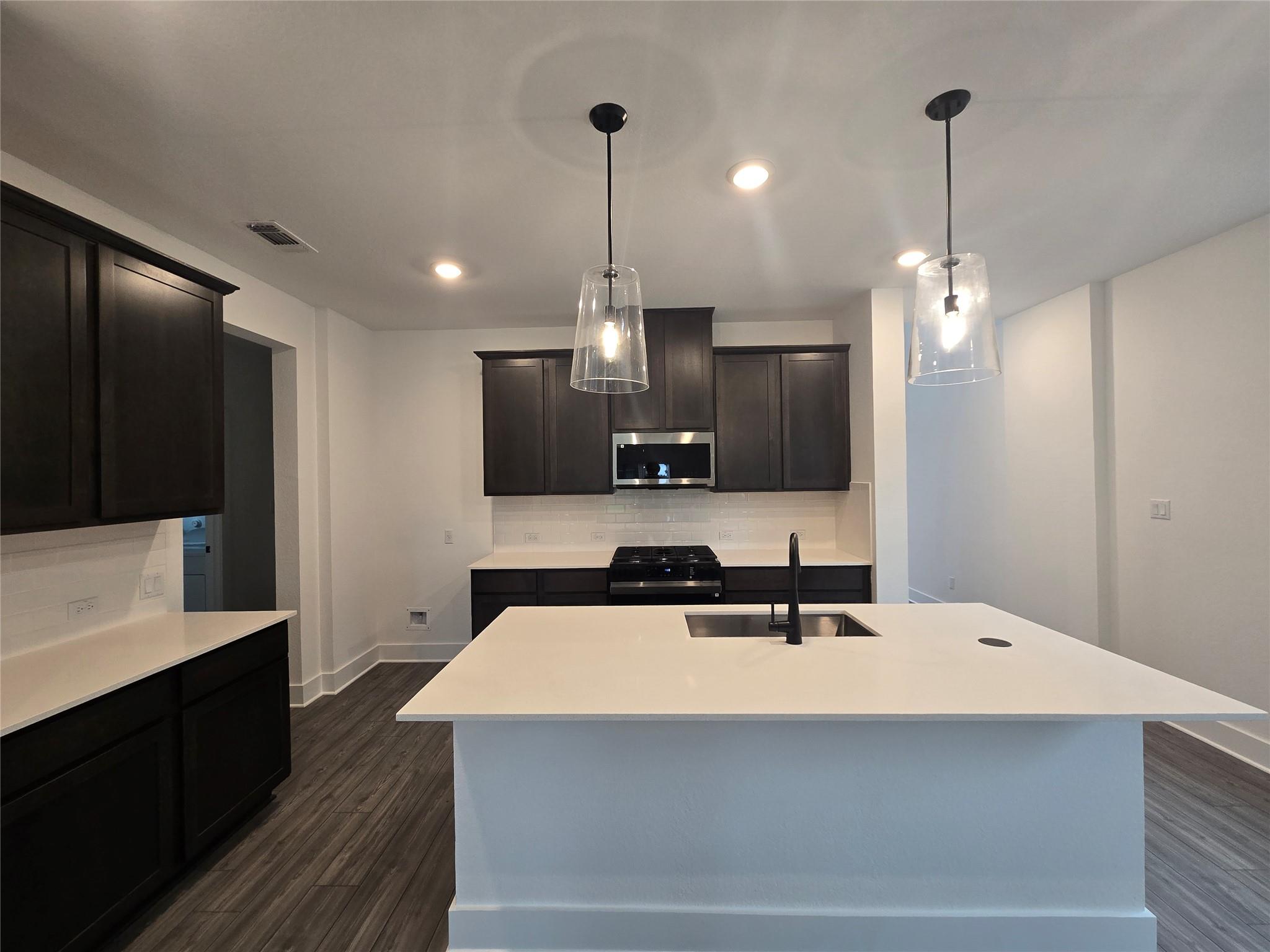 224 Langhorne Bnd, Liberty Hill, TX 78642