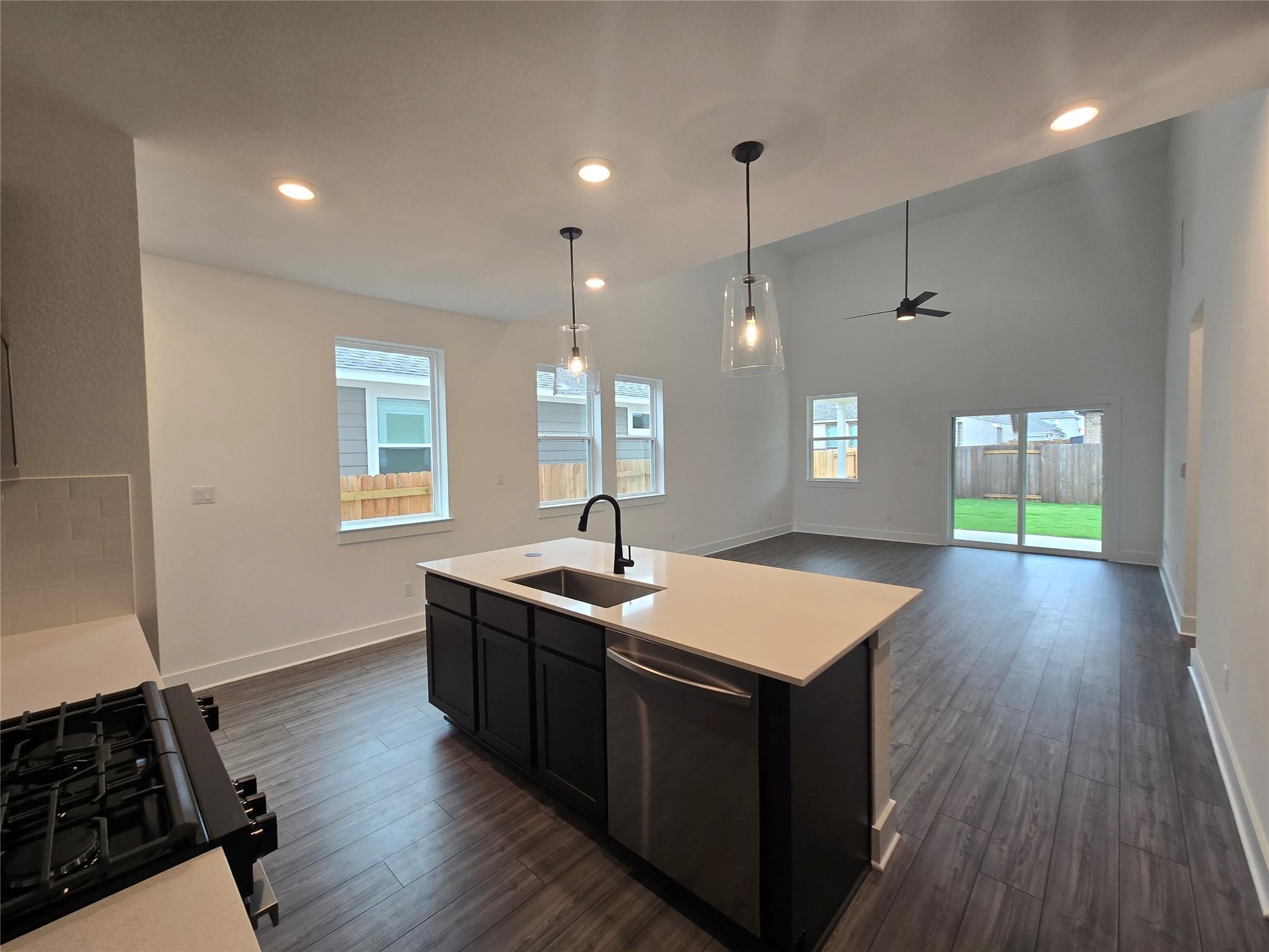 224 Langhorne Bnd, Liberty Hill, TX 78642