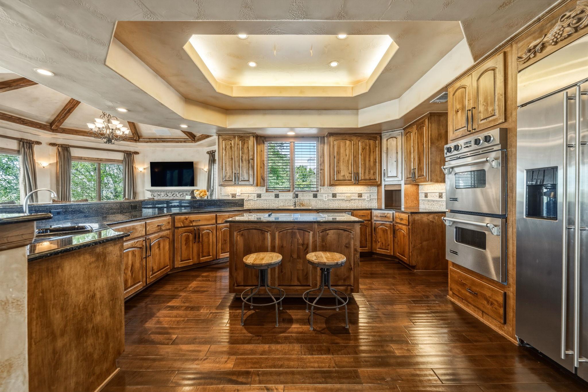 25110 River Rd, Spicewood, TX 78669