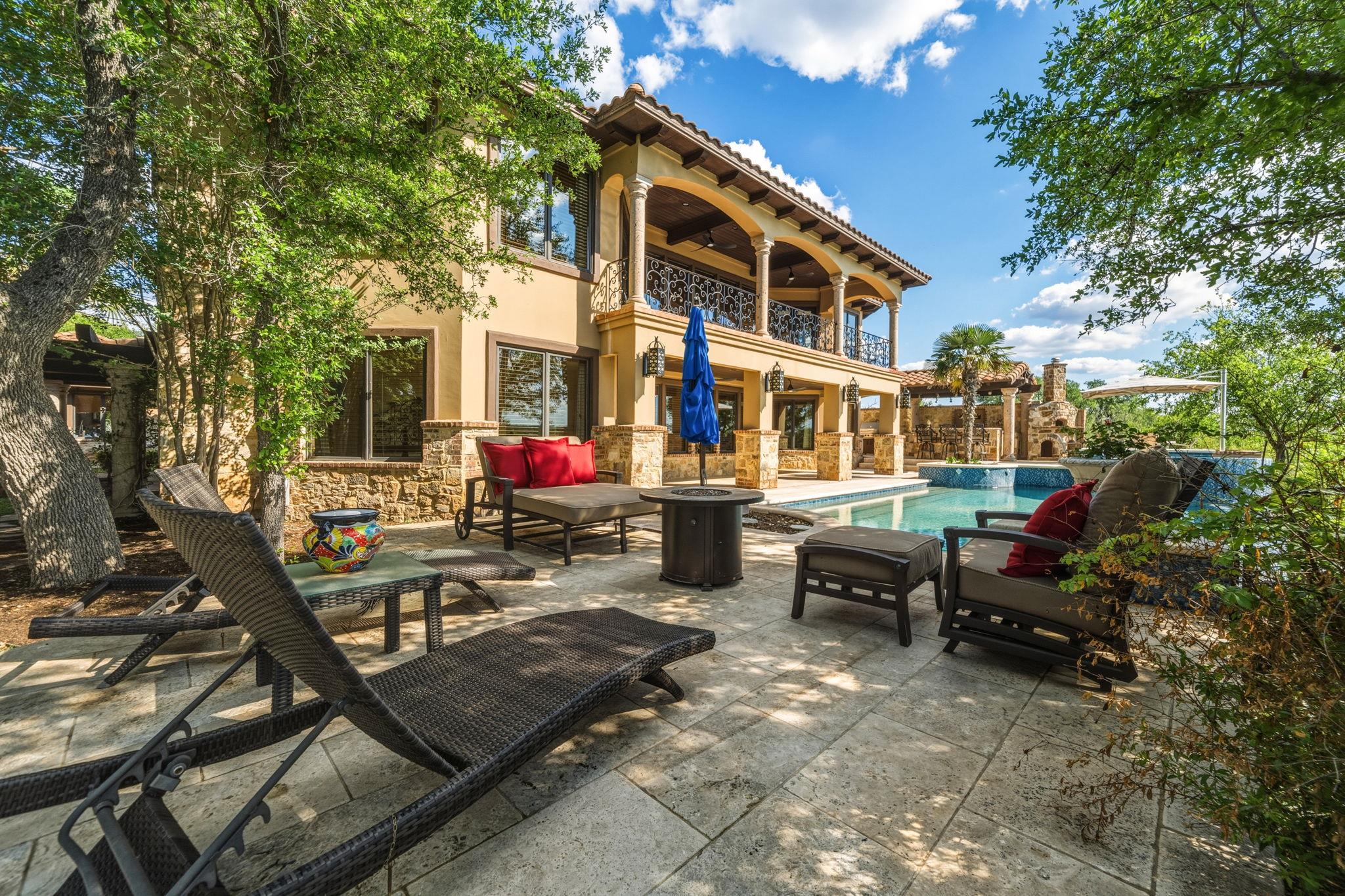 25110 River Rd, Spicewood, TX 78669