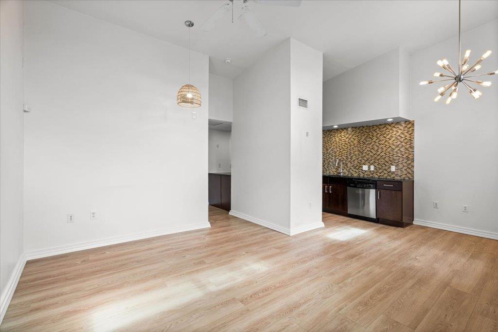 2200 Dickson Dr # 227, Austin, TX 78704