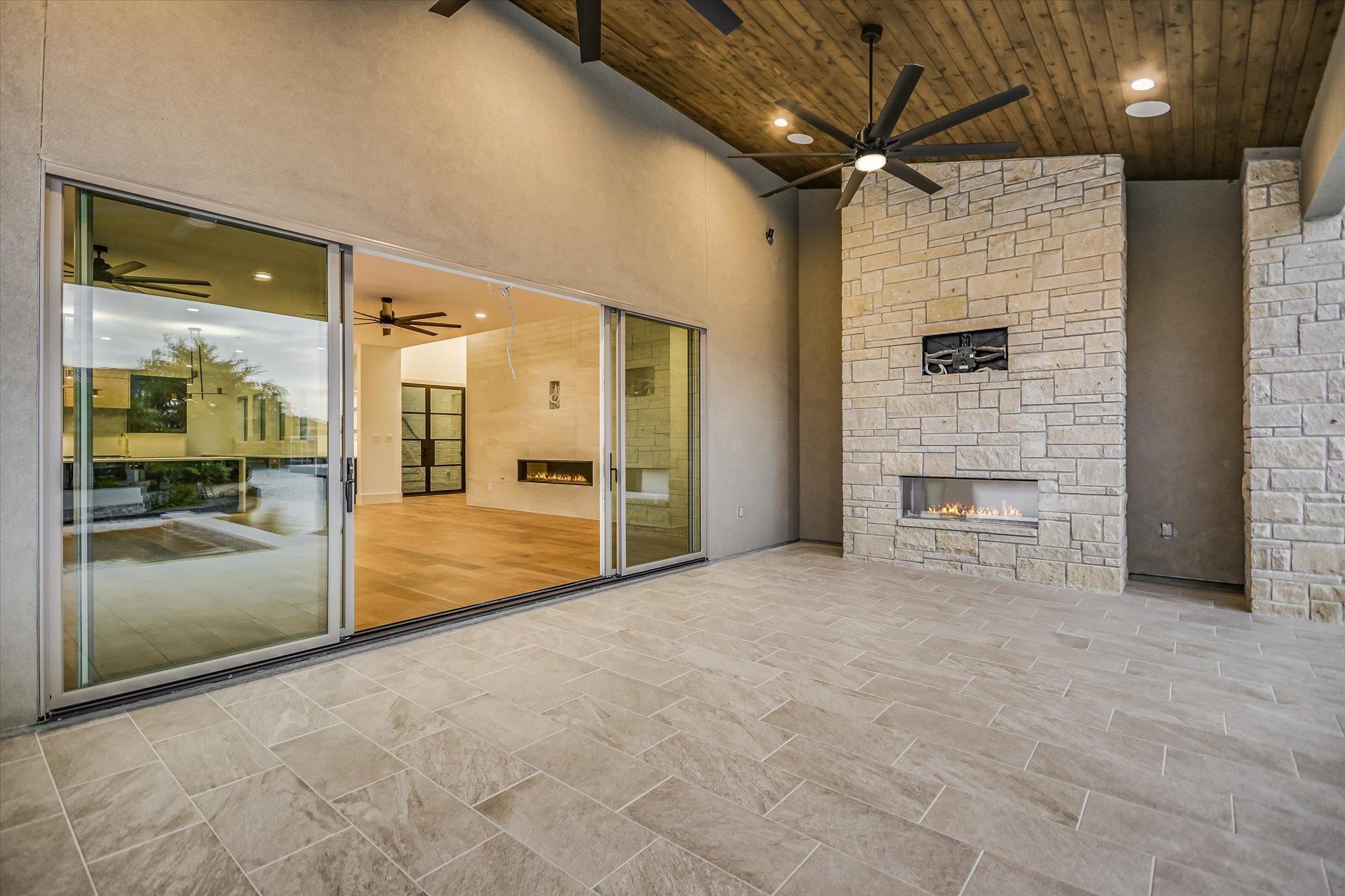 98 Wennmohs Pl, Horseshoe Bay, TX 78657