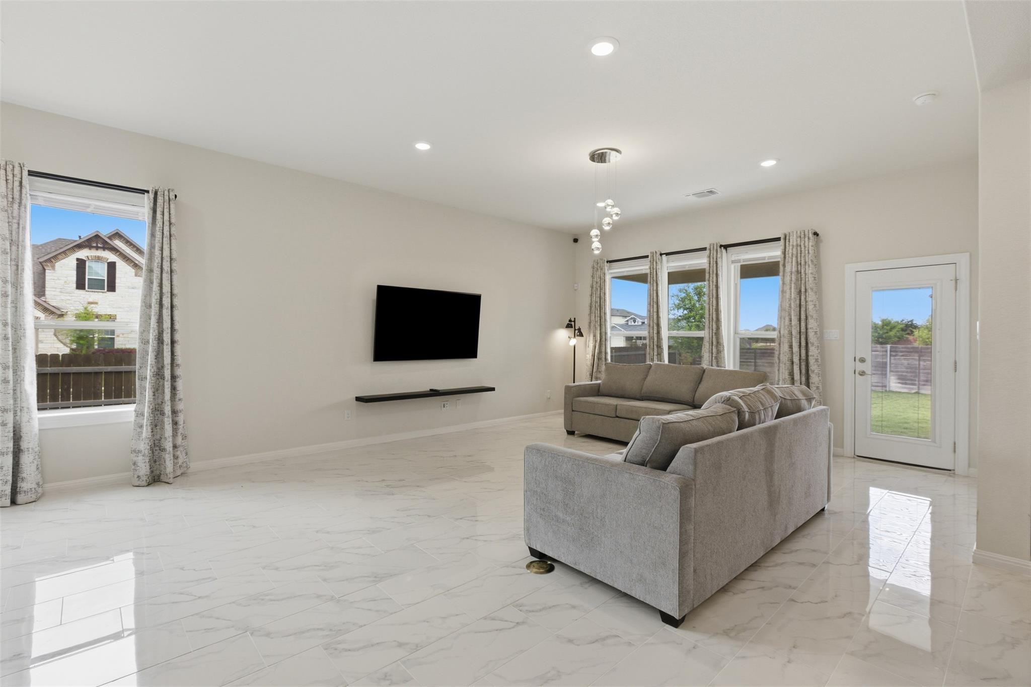 17200 Portnoy Ln, Pflugerville, TX 78660