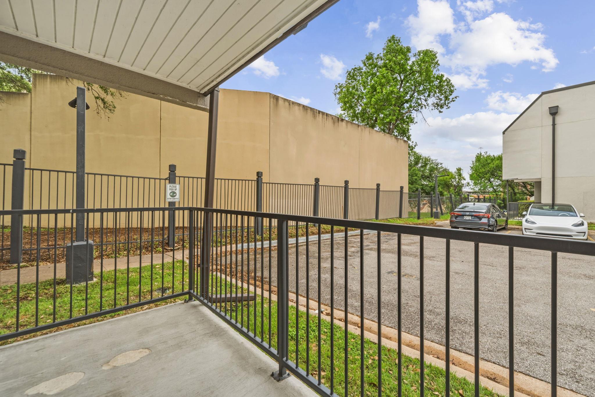 935 La Posada Dr # 144, Austin, TX 78752