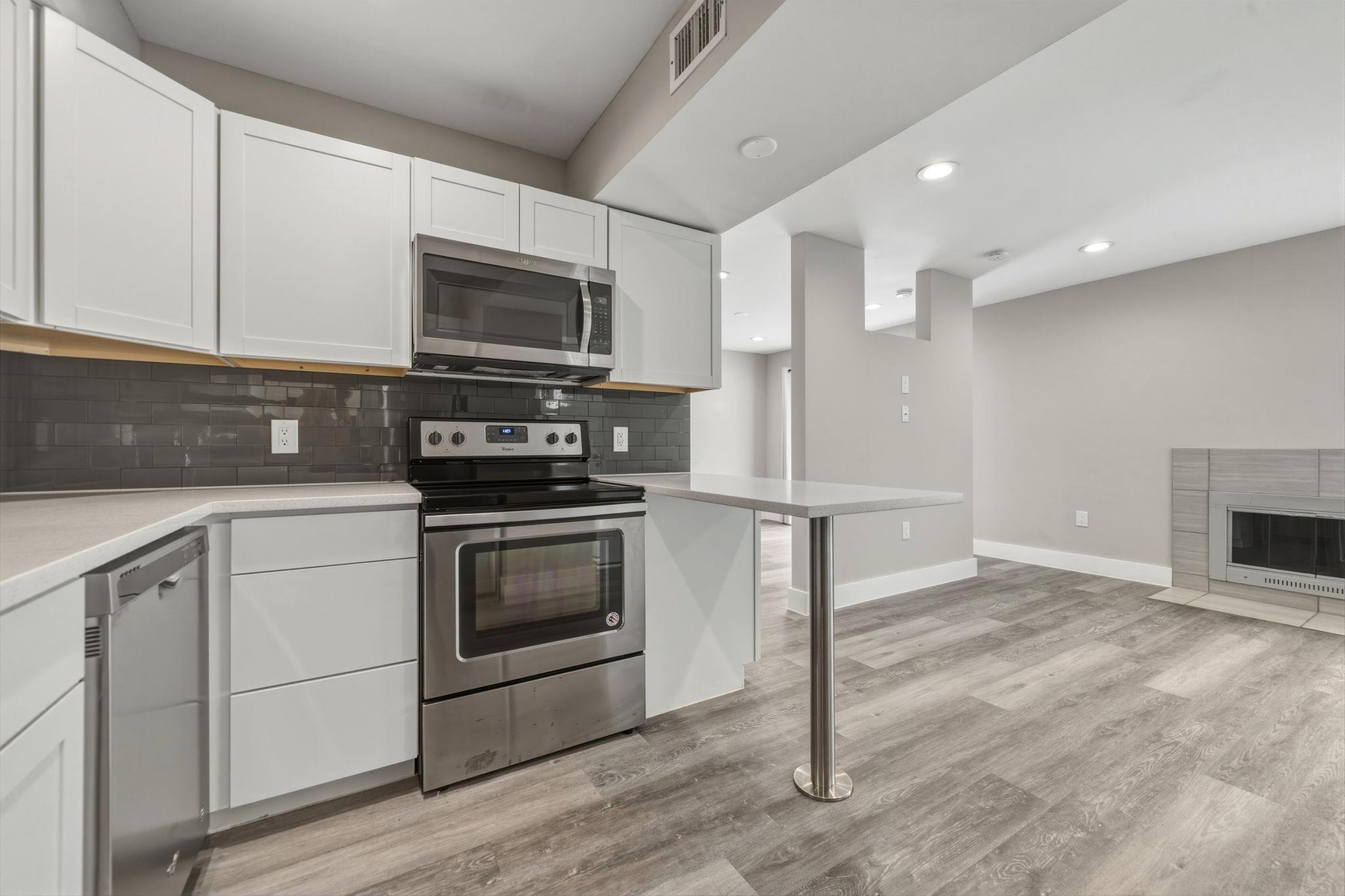 935 La Posada Dr # 144, Austin, TX 78752