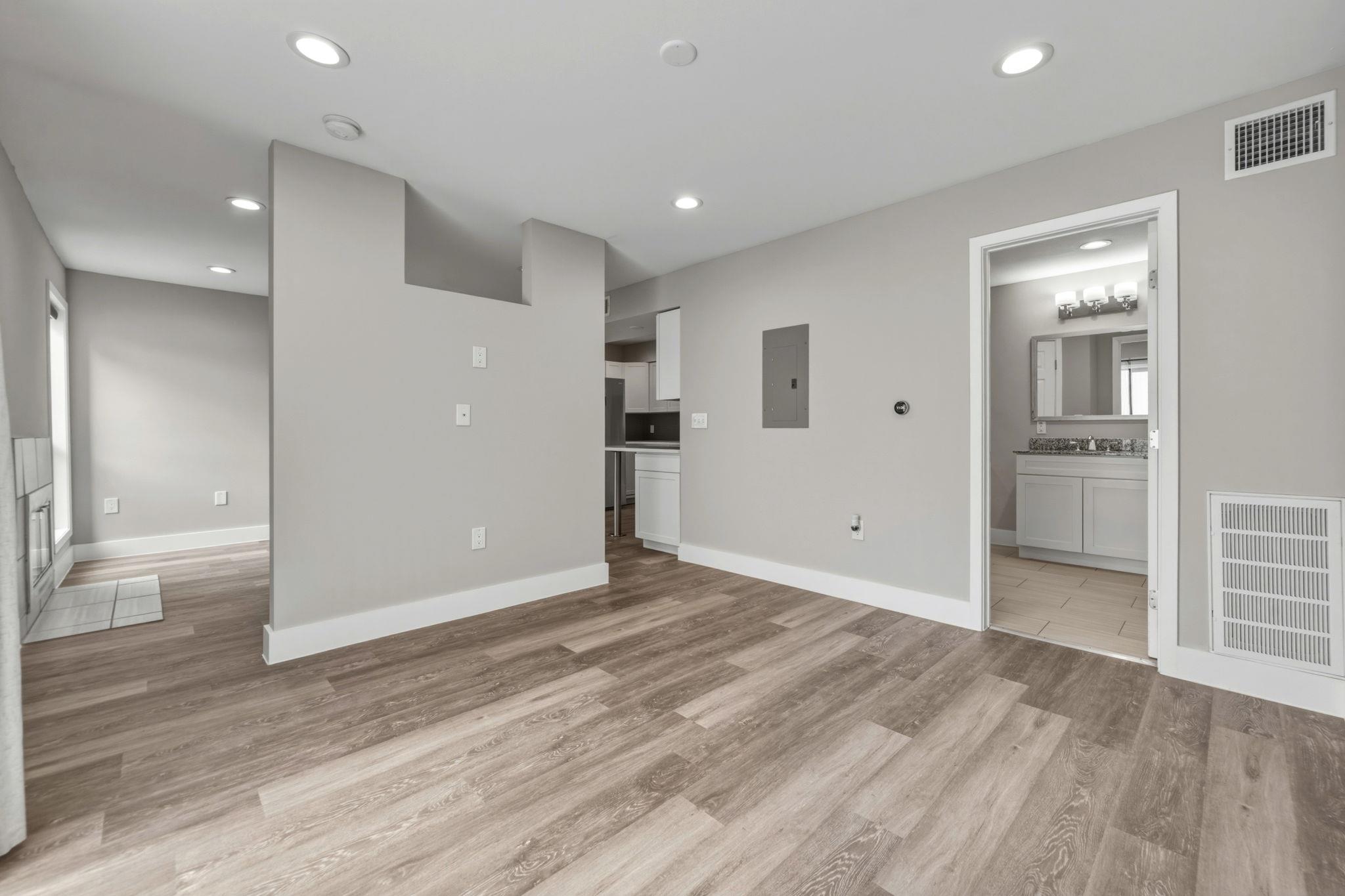 935 La Posada Dr # 144, Austin, TX 78752