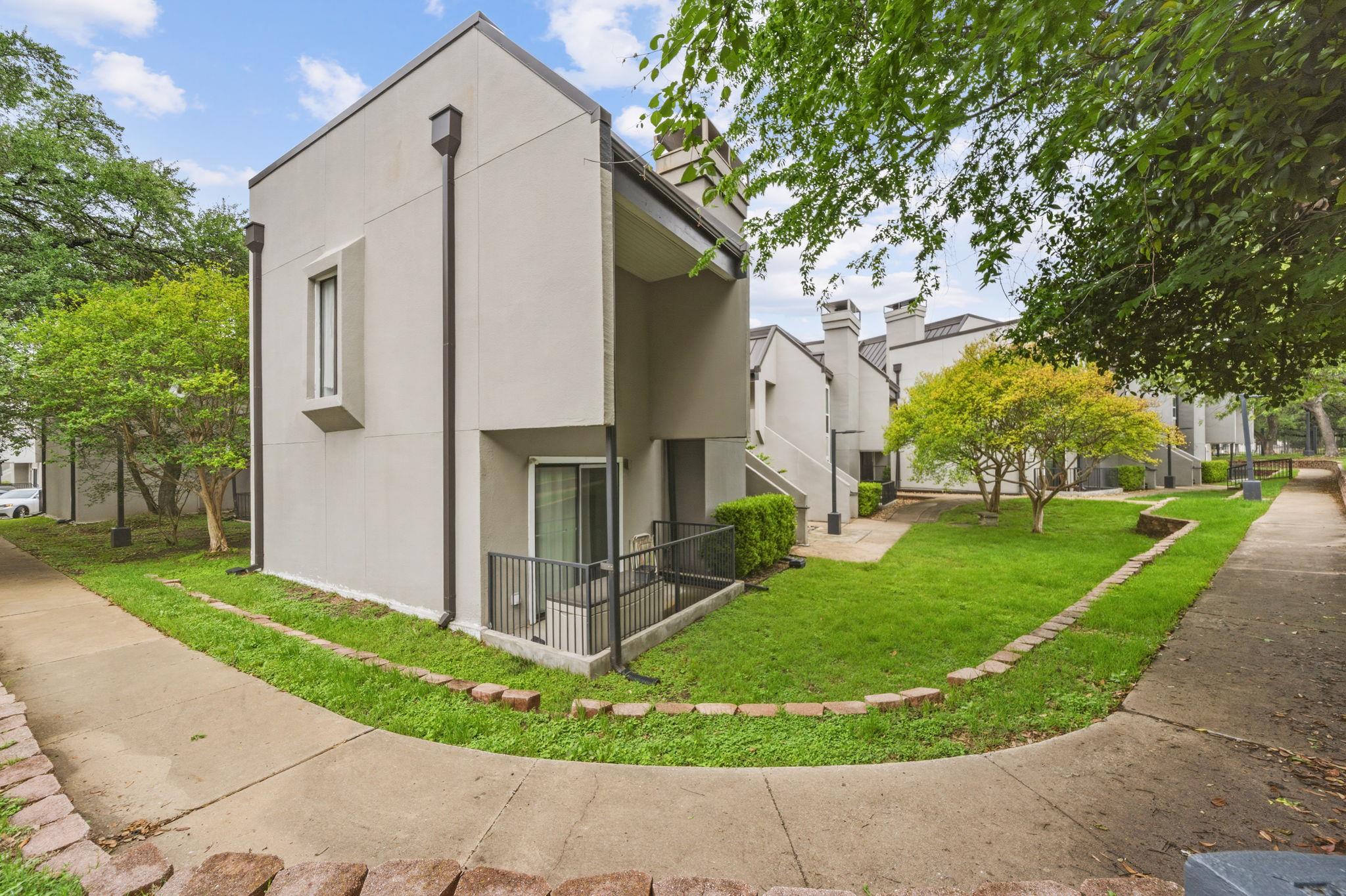 935 La Posada Dr # 144, Austin, TX 78752