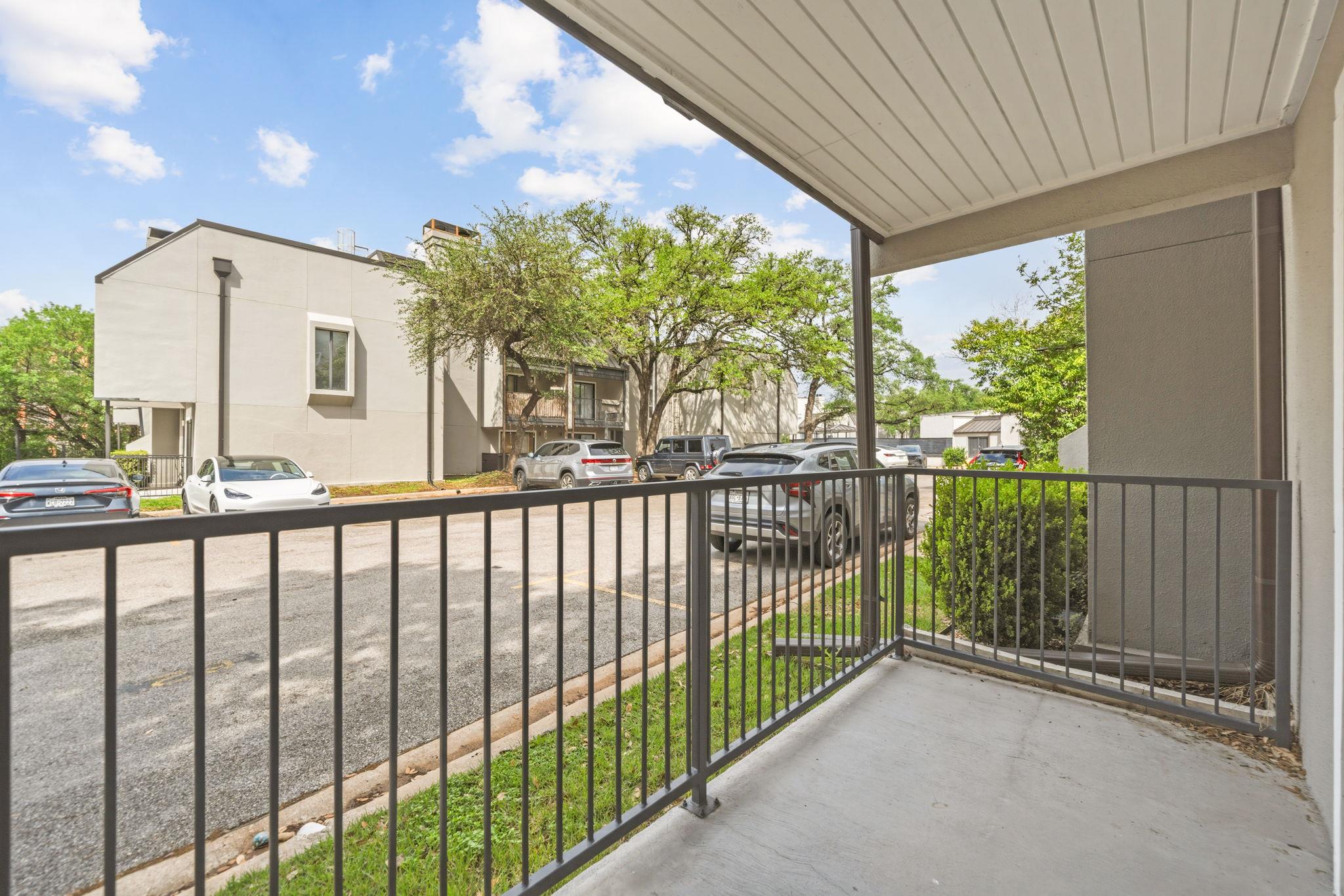 935 La Posada Dr # 144, Austin, TX 78752