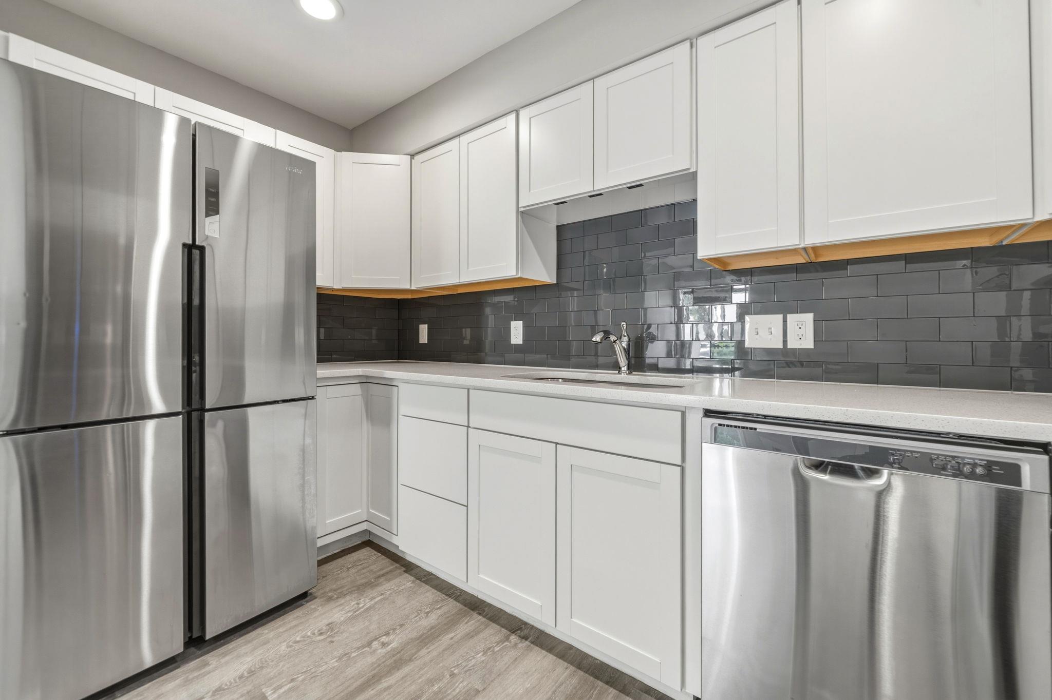 935 La Posada Dr # 144, Austin, TX 78752