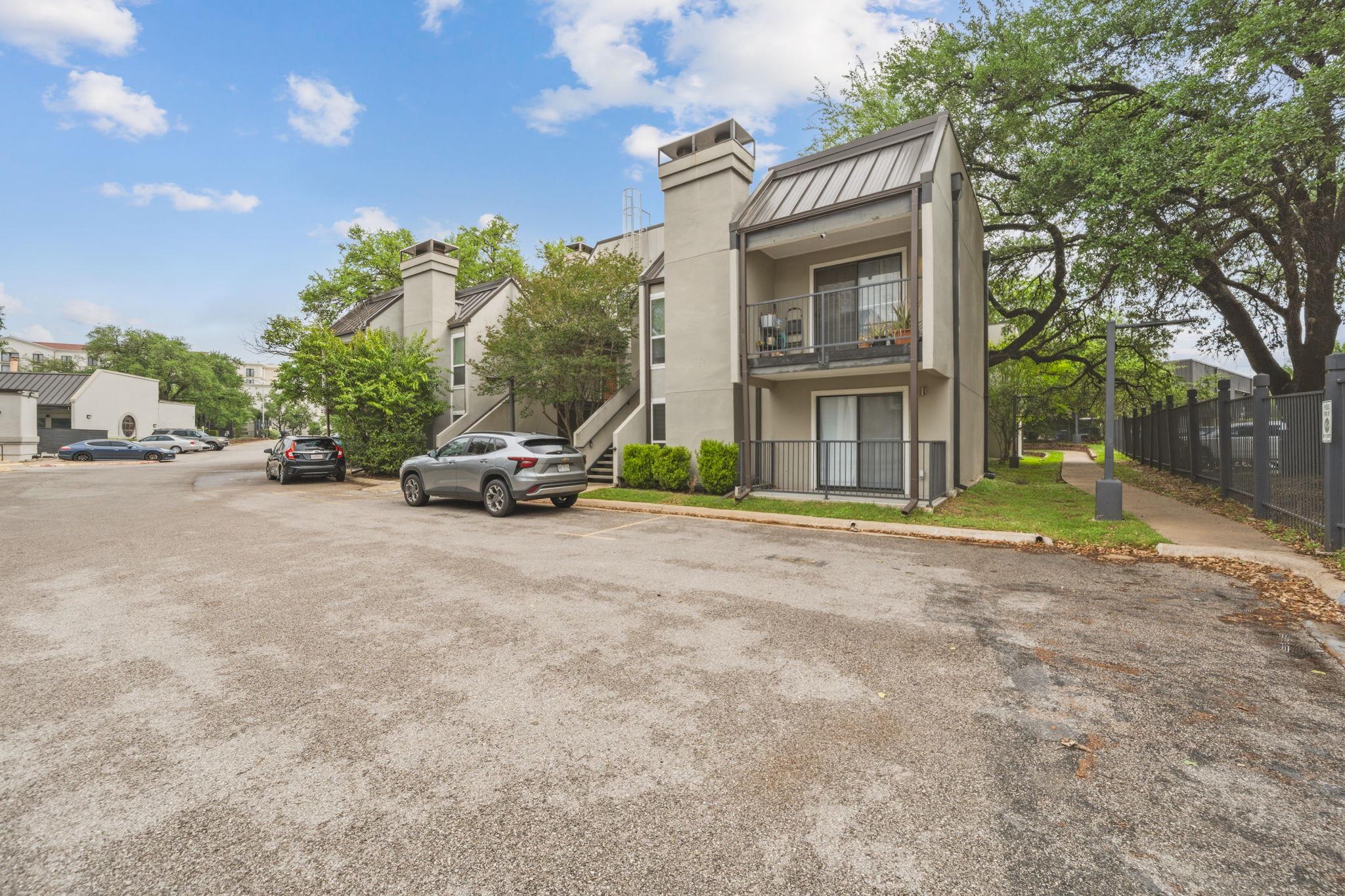 935 La Posada Dr # 144, Austin, TX 78752