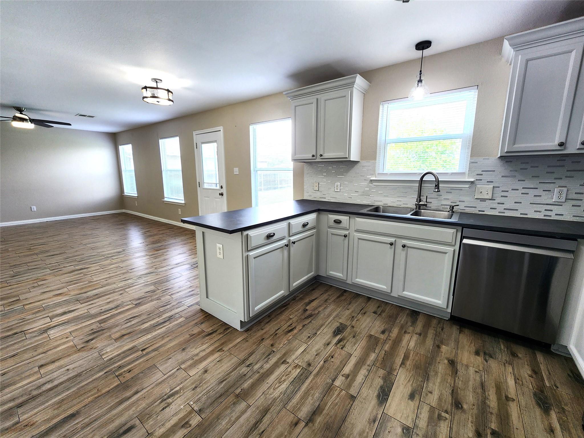 933 Meadow Ridge Loop, Georgetown, TX 78626