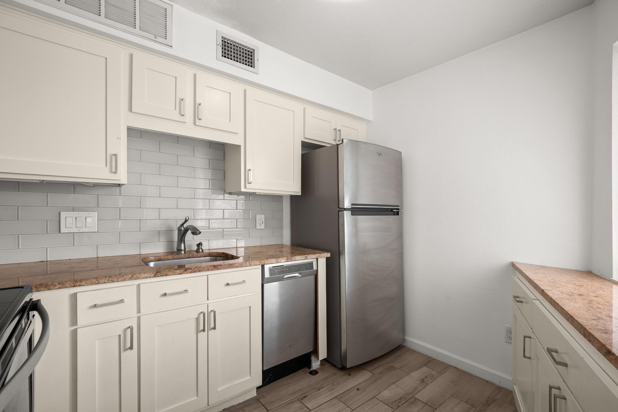 1840 Burton Dr # 174, Austin, TX 78741