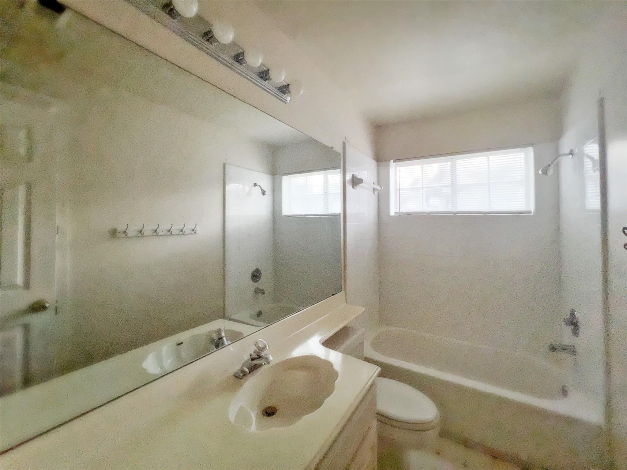 6204 Old Harbor Ln, Austin, TX 78739