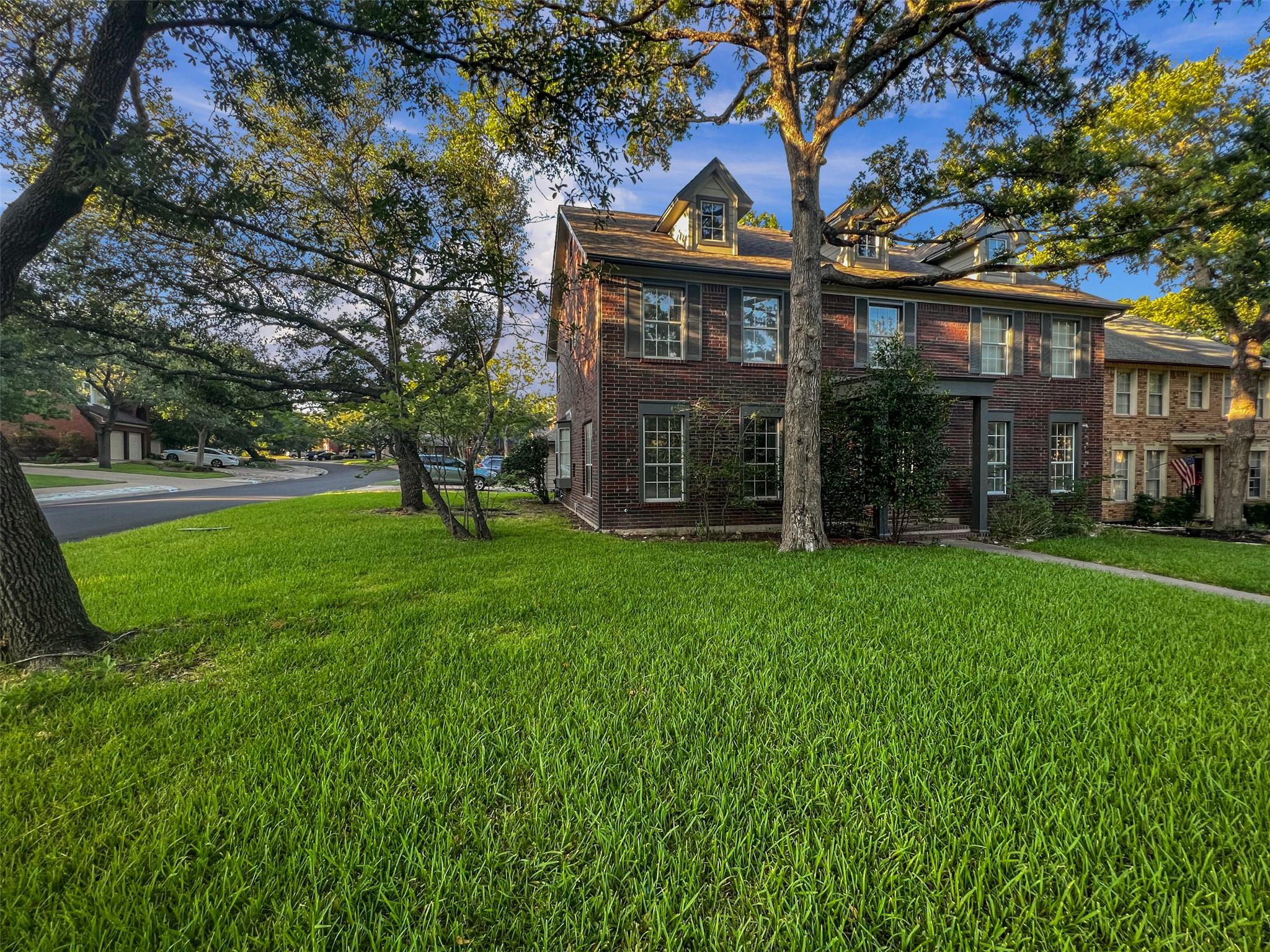 6204 Old Harbor Ln, Austin, TX 78739