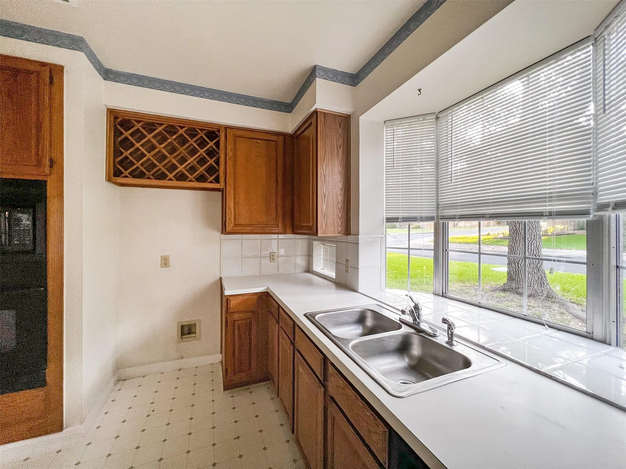 6204 Old Harbor Ln, Austin, TX 78739