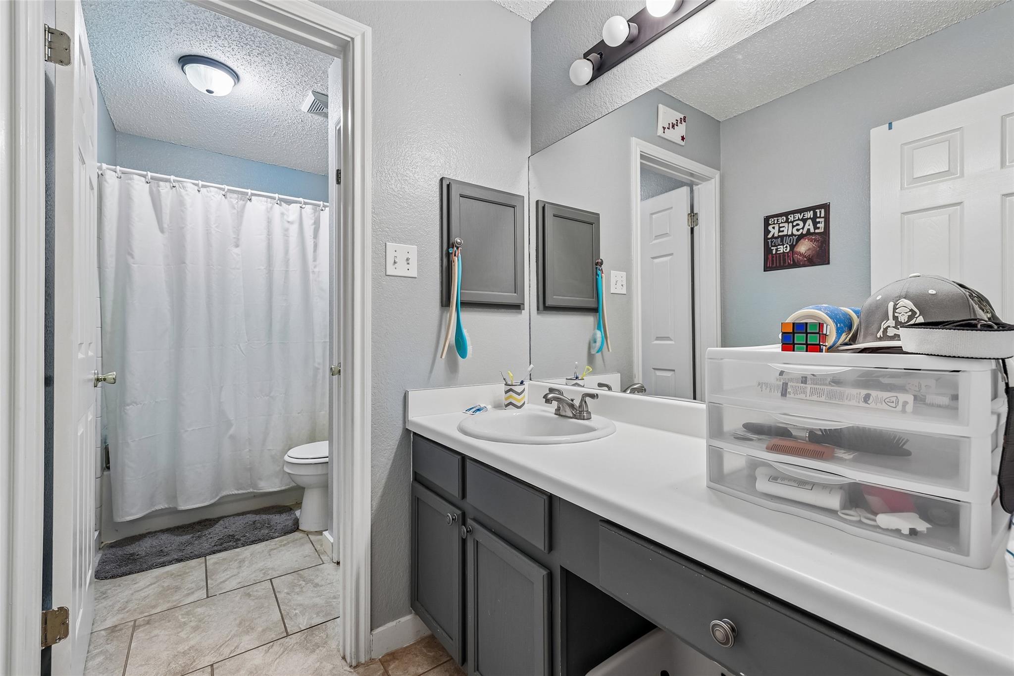 510 Maybrook Dr, Buda, TX 78610