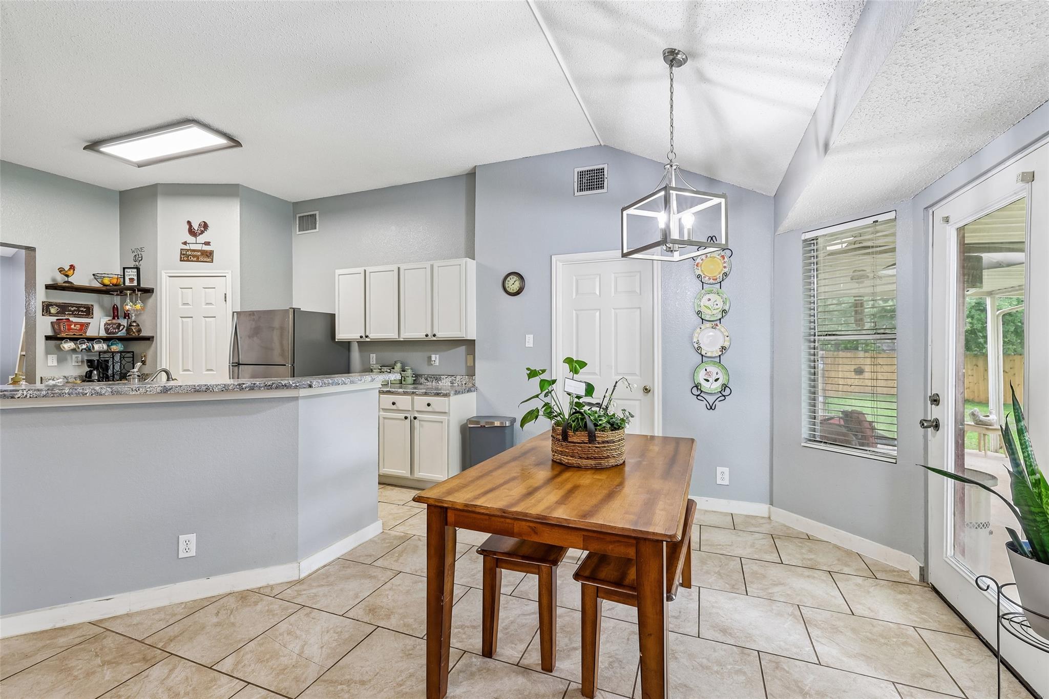 510 Maybrook Dr, Buda, TX 78610