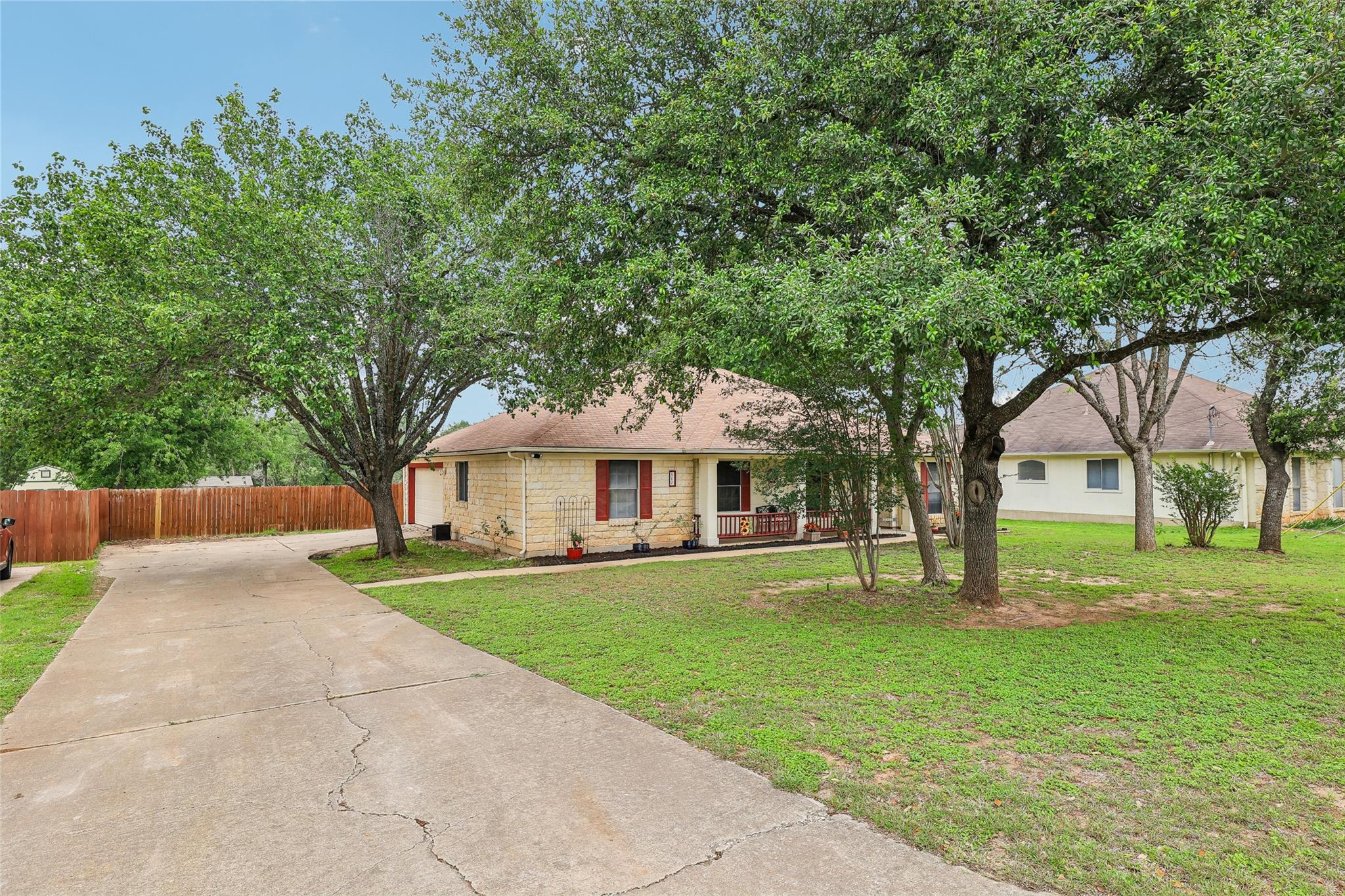 510 Maybrook Dr, Buda, TX 78610