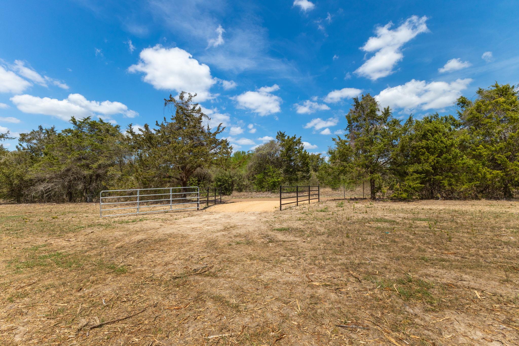 2112 (Tract #4) Baca Loop, Flatonia, TX 78941