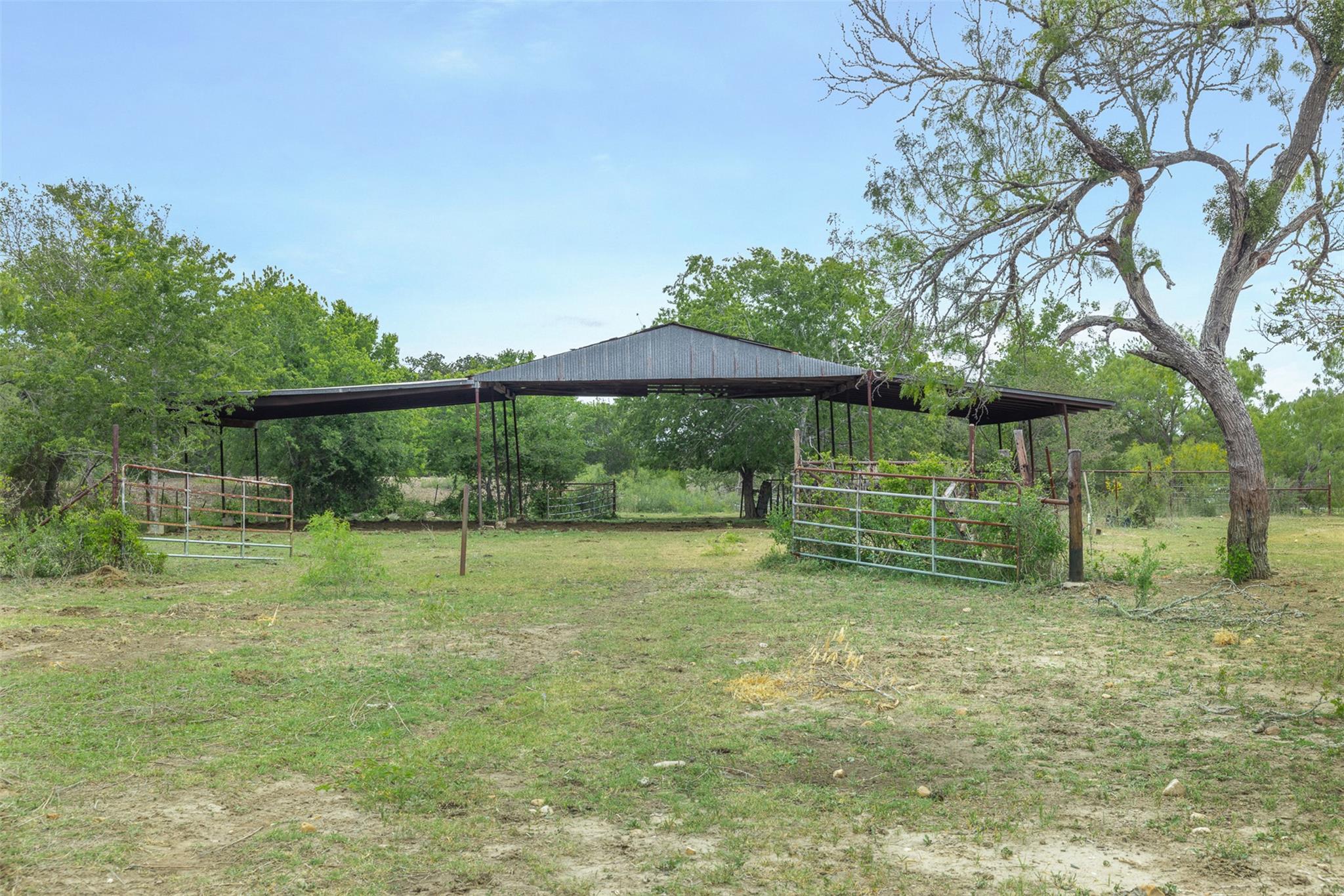 9765 State Park Rd, Lockhart, TX 78644