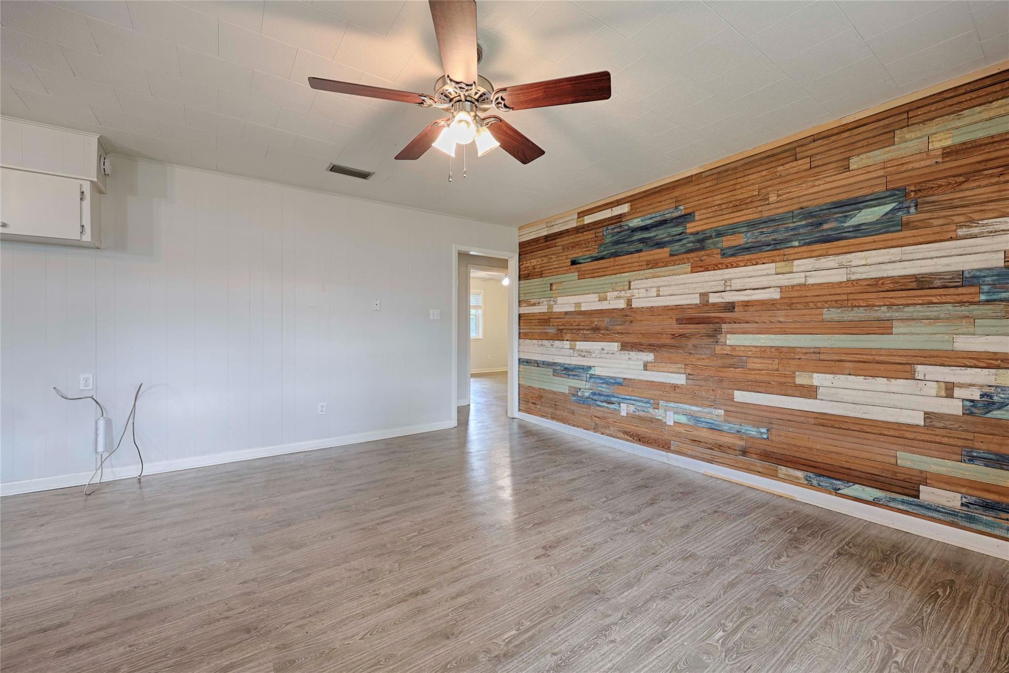 705 S La Grange St, Flatonia, TX 78941