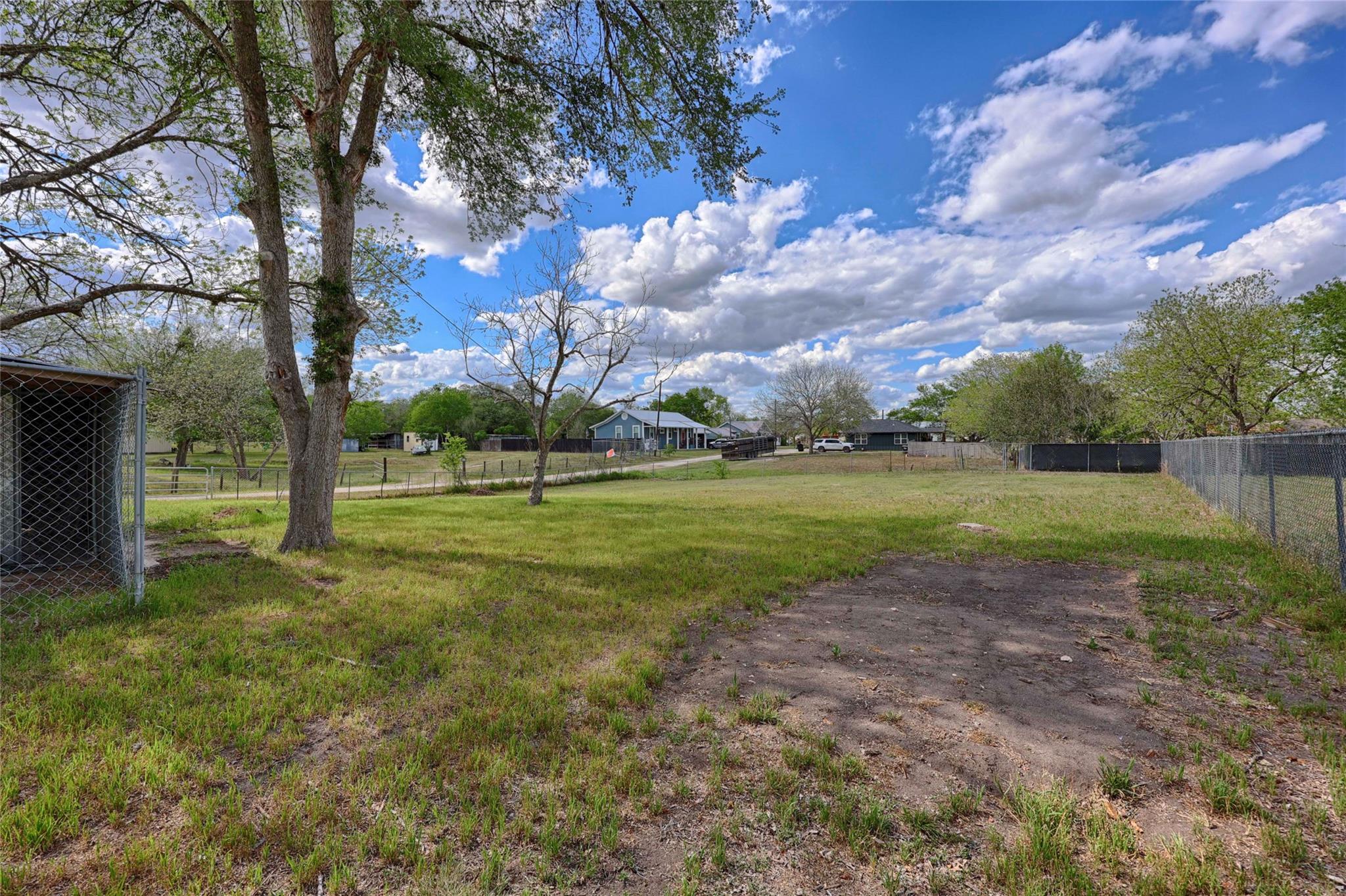 705 S La Grange St, Flatonia, TX 78941