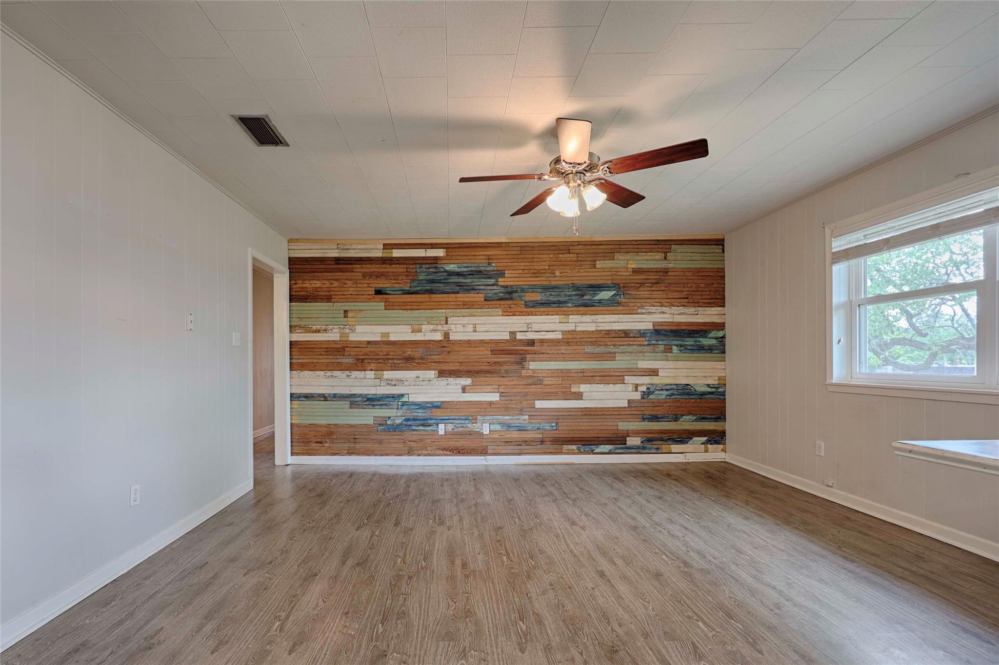 705 S La Grange St, Flatonia, TX 78941