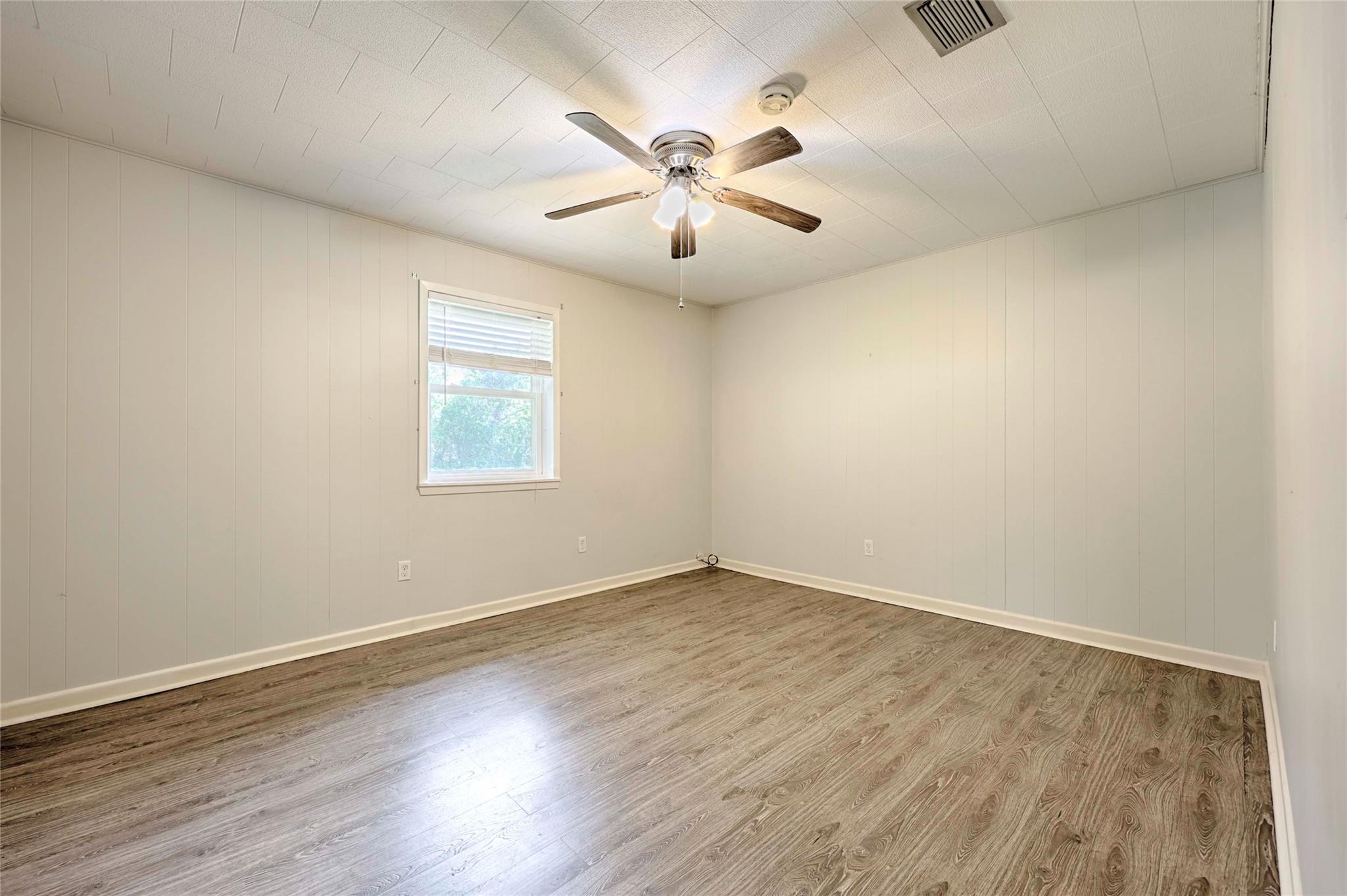 705 S La Grange St, Flatonia, TX 78941