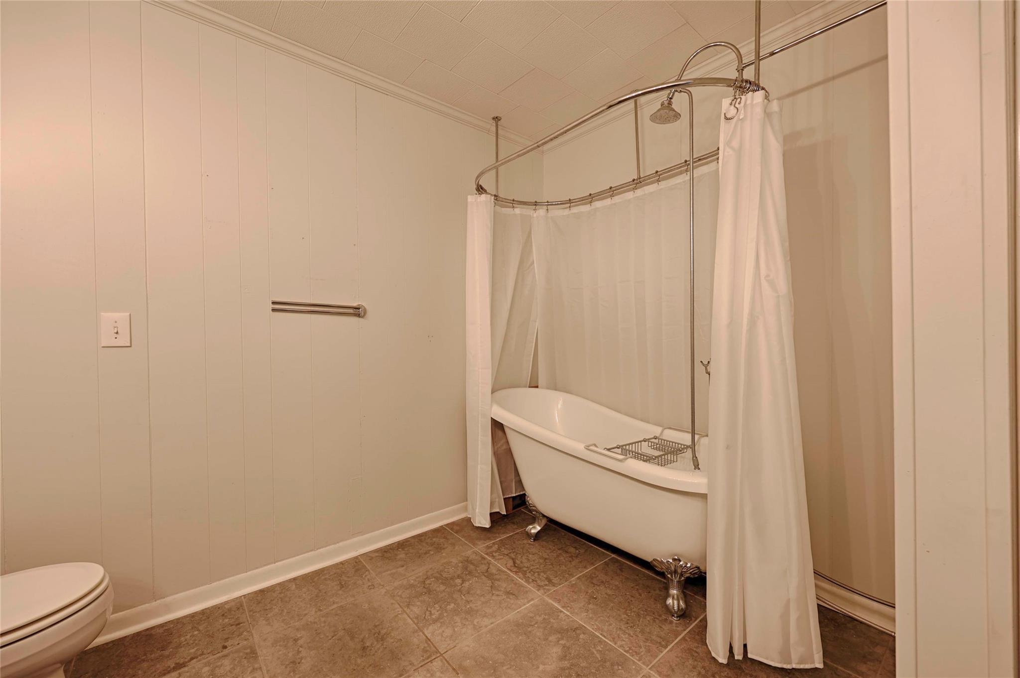 705 S La Grange St, Flatonia, TX 78941