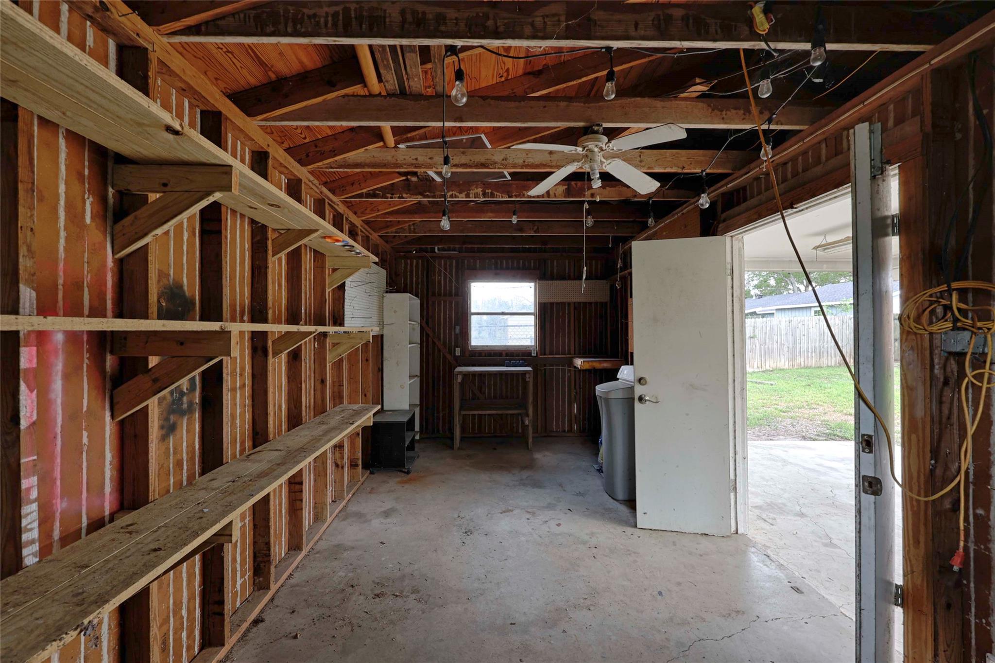 705 S La Grange St, Flatonia, TX 78941