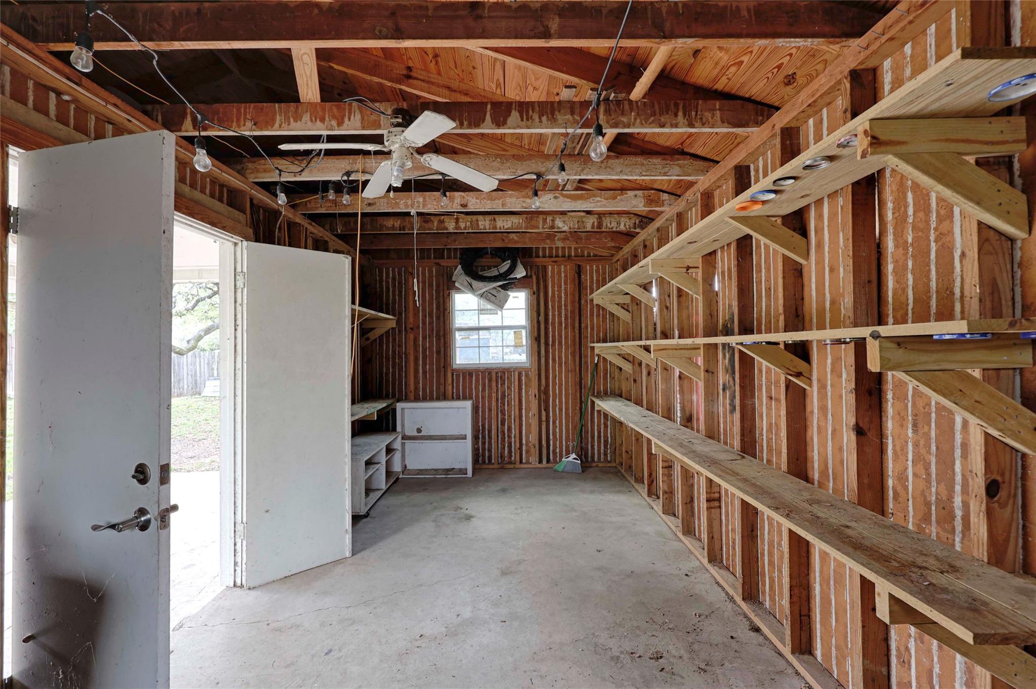 705 S La Grange St, Flatonia, TX 78941