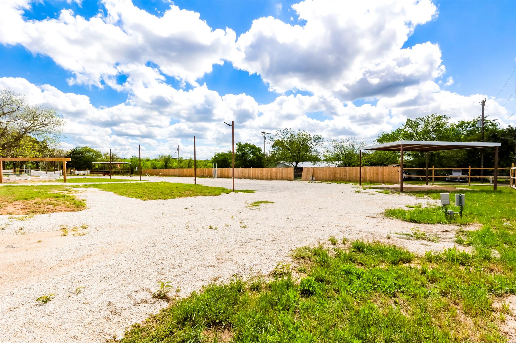 306 Oak St, Rockdale, TX 76567